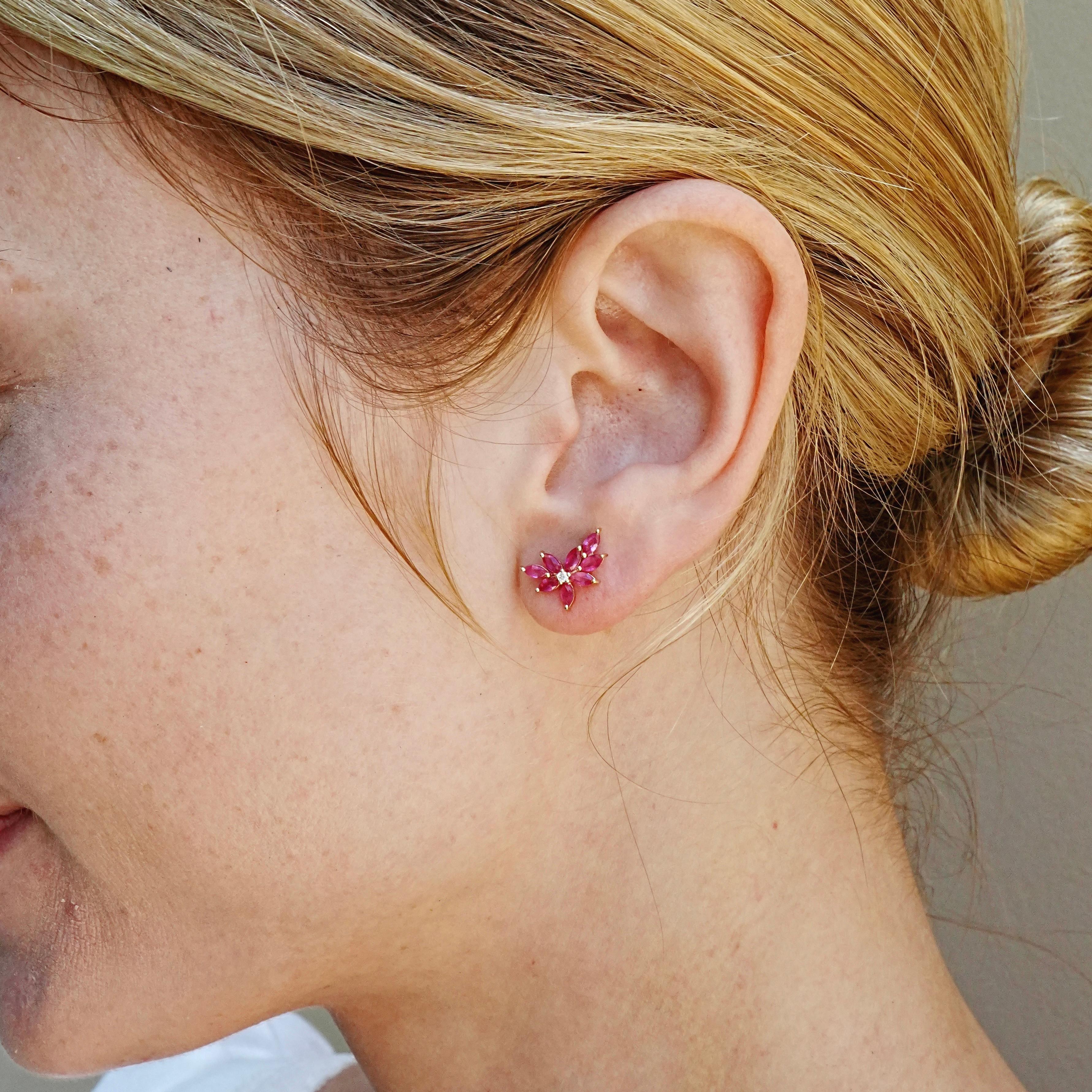 Boucles d'oreilles Nina Zhou Saphir rose Diamant petite grappe Neuf - En vente à Rowland Heights, CA