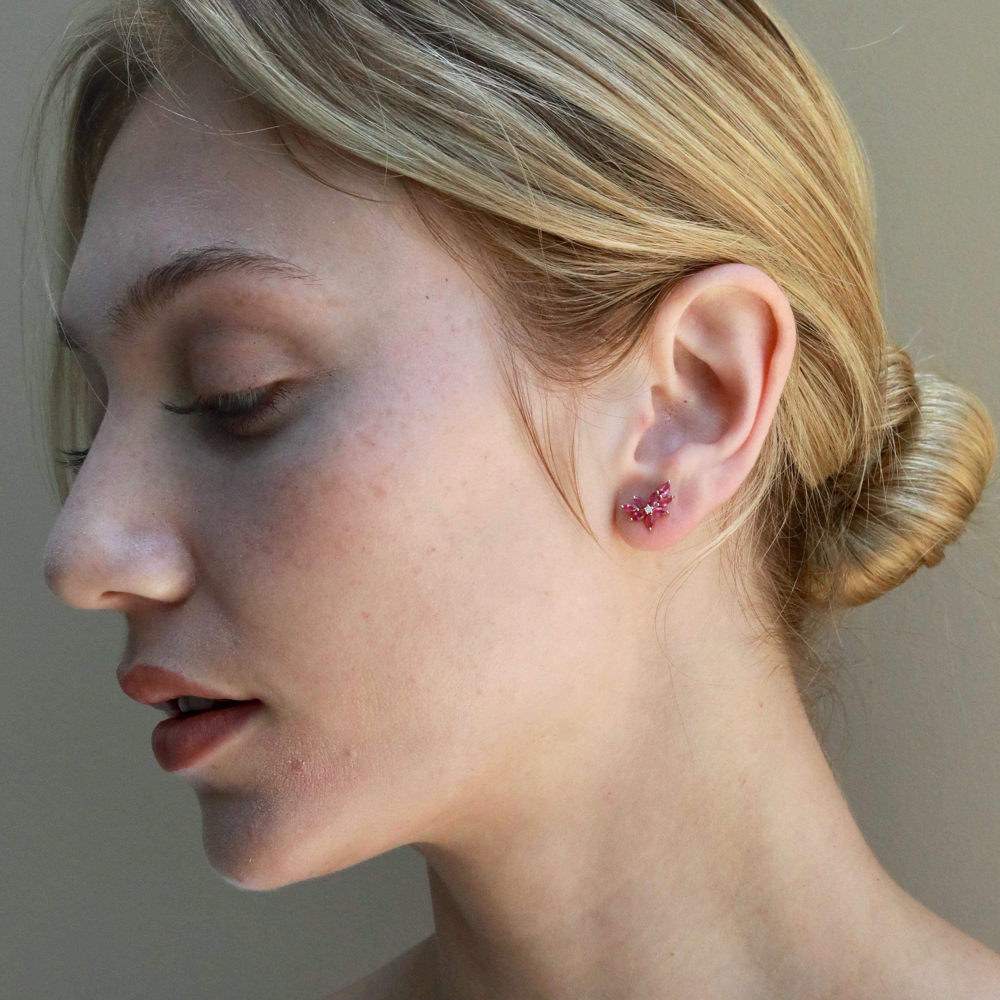 Boucles d'oreilles Nina Zhou Saphir rose Diamant petite grappe Pour femmes en vente