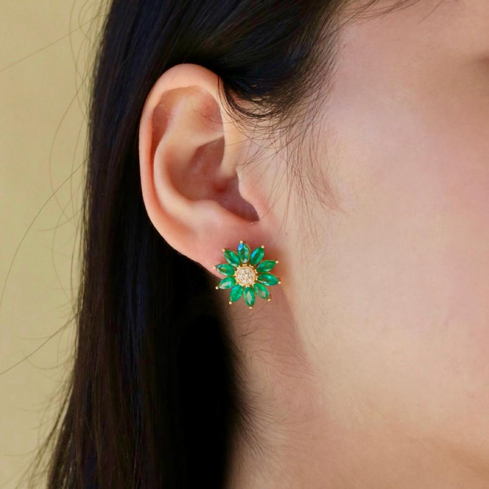 Orecchini Nina Zhou Sunflower con diamante e smeraldo in vendita 1