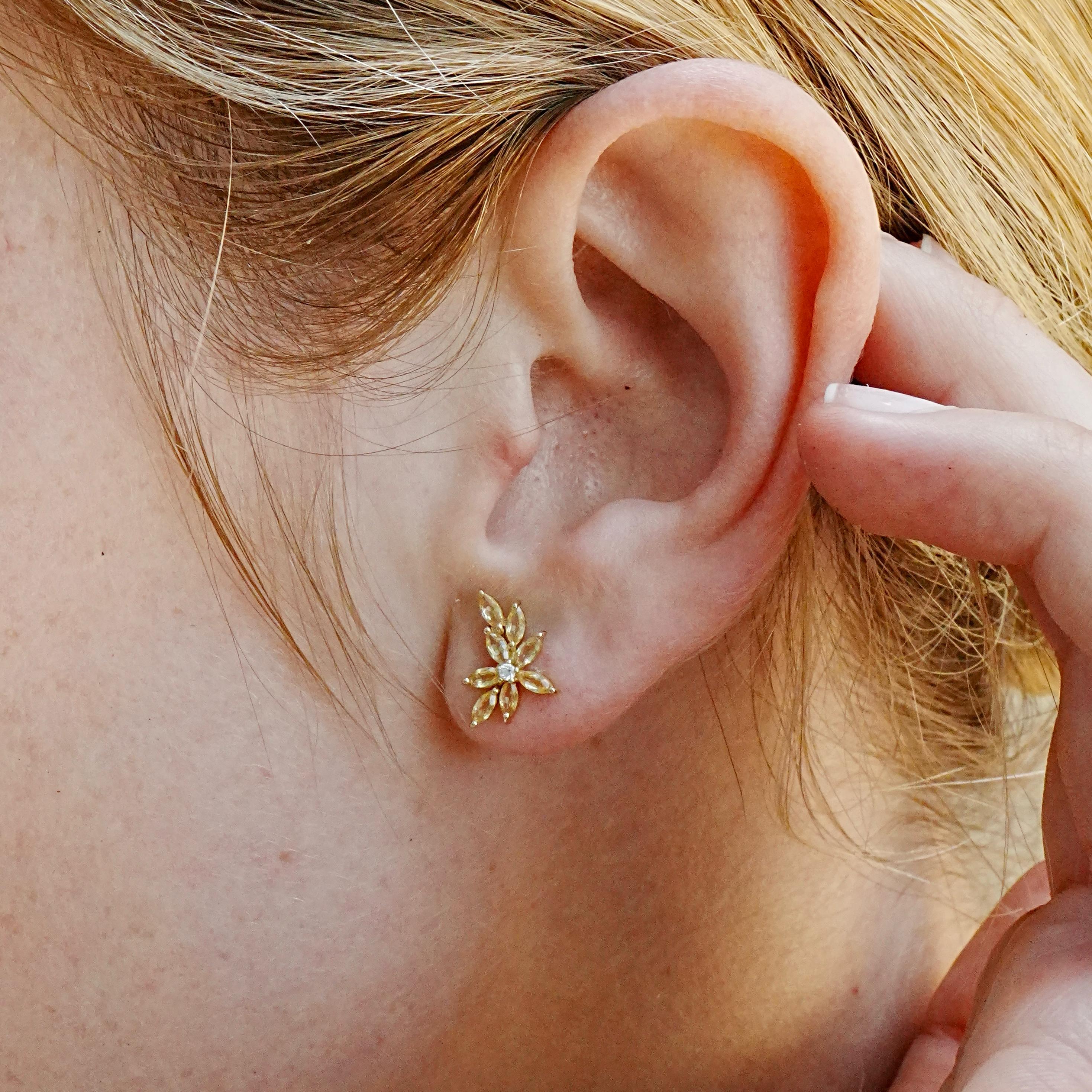 Boucles d'oreilles Nina Zhou saphir jaune diamant petite grappe Neuf - En vente à Rowland Heights, CA