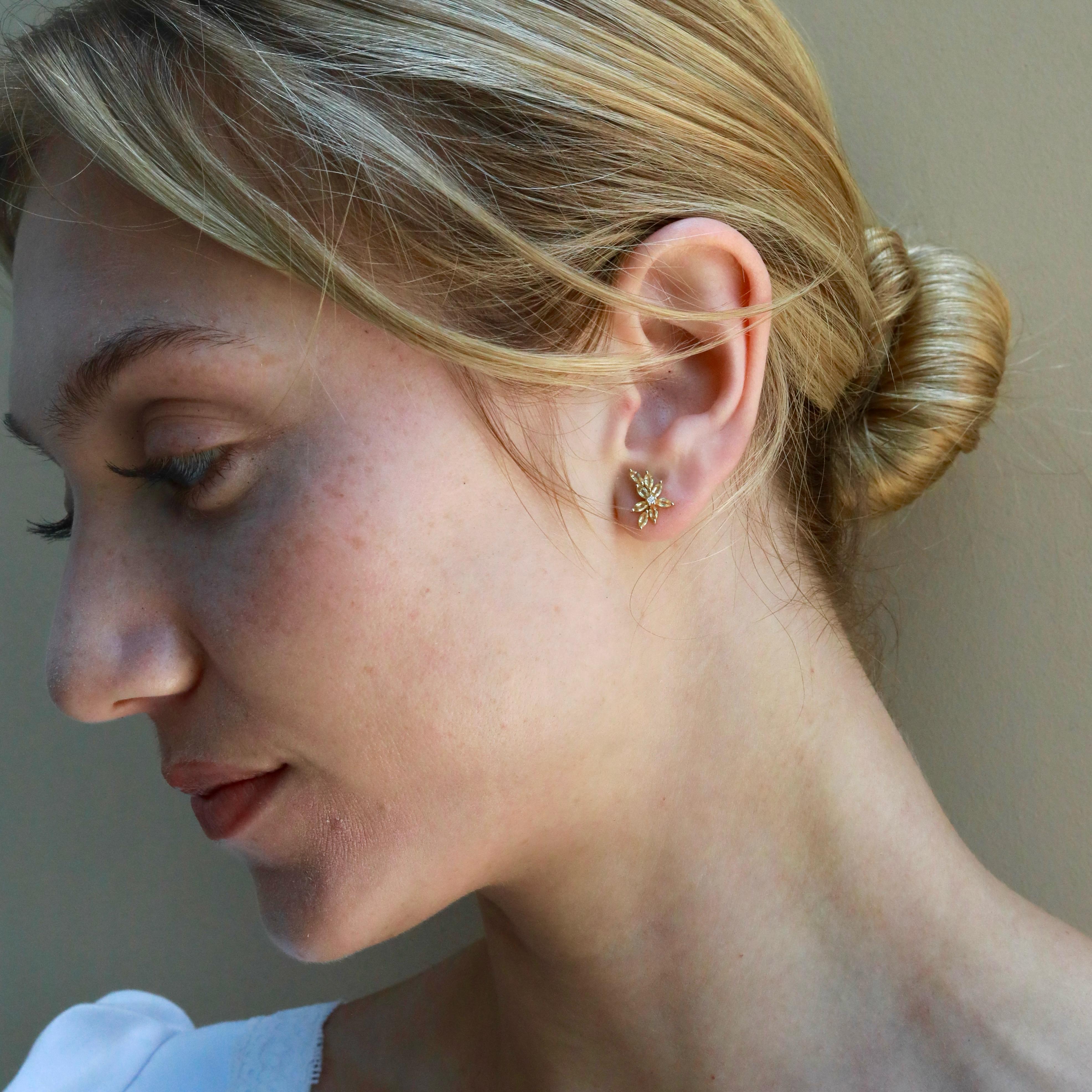 Boucles d'oreilles Nina Zhou saphir jaune diamant petite grappe Pour femmes en vente