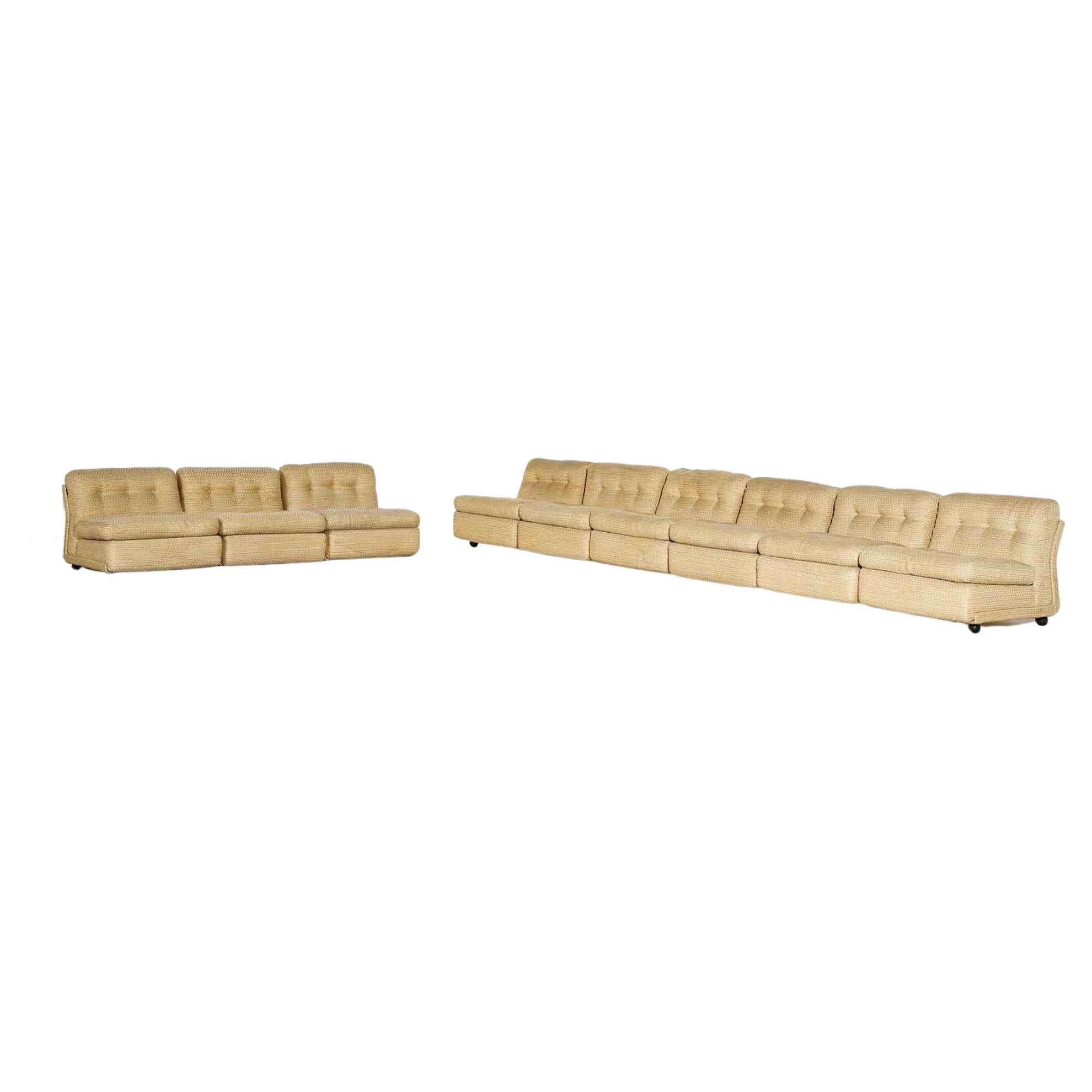 Nine Amanta Armchairs by Mario Bellini for C&B Italia, Italy 1973.

Manufacturer label under the base.

Plastic and padded leather.

Very rare set manufactured by C&B, then replaced by B&B.

Ref.: Domus n. 527, October 1973, p. 20. Cm 80,00 x 70,00