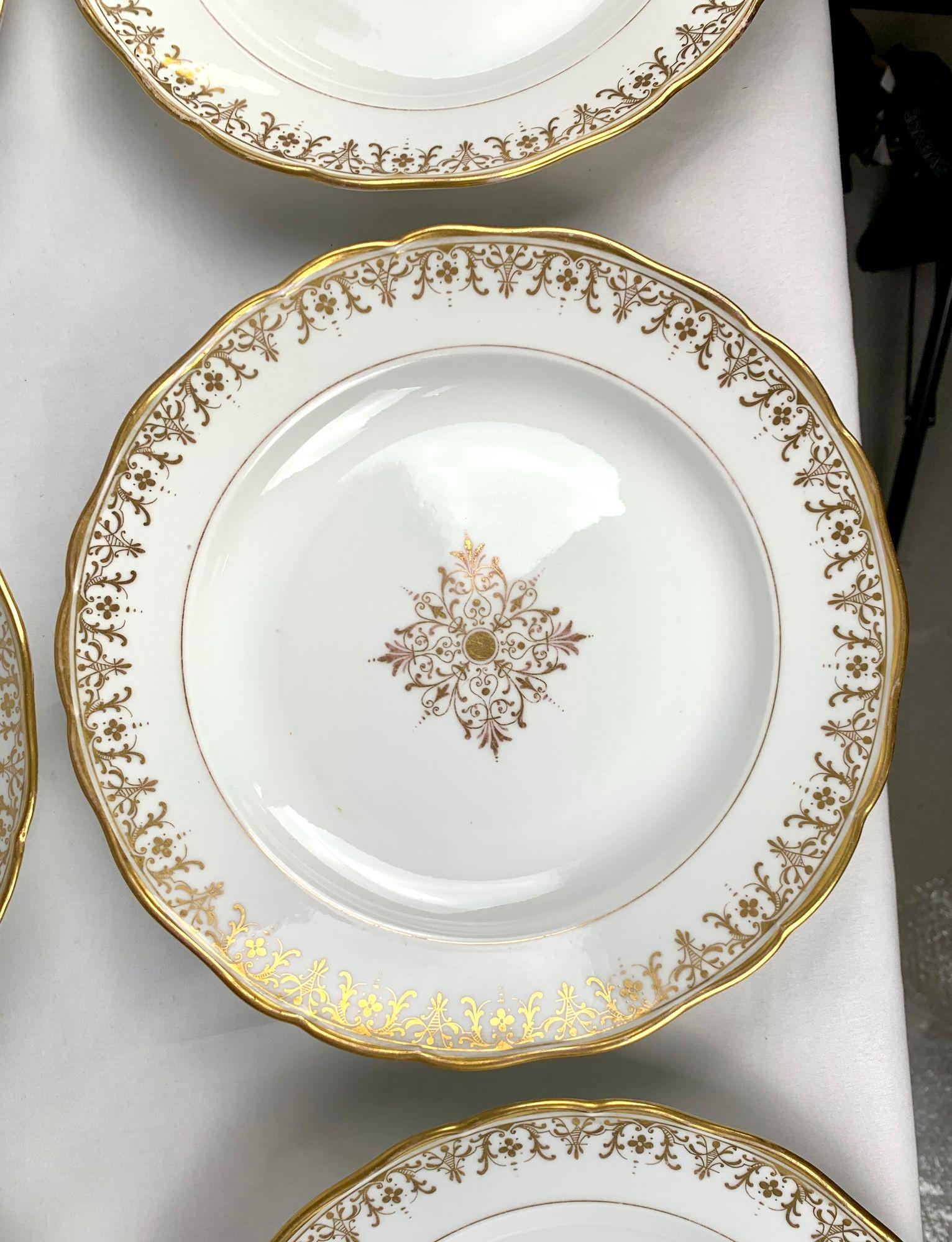 Nove piatti antichi di Meissen Porcelain Germania Circa 1840 3