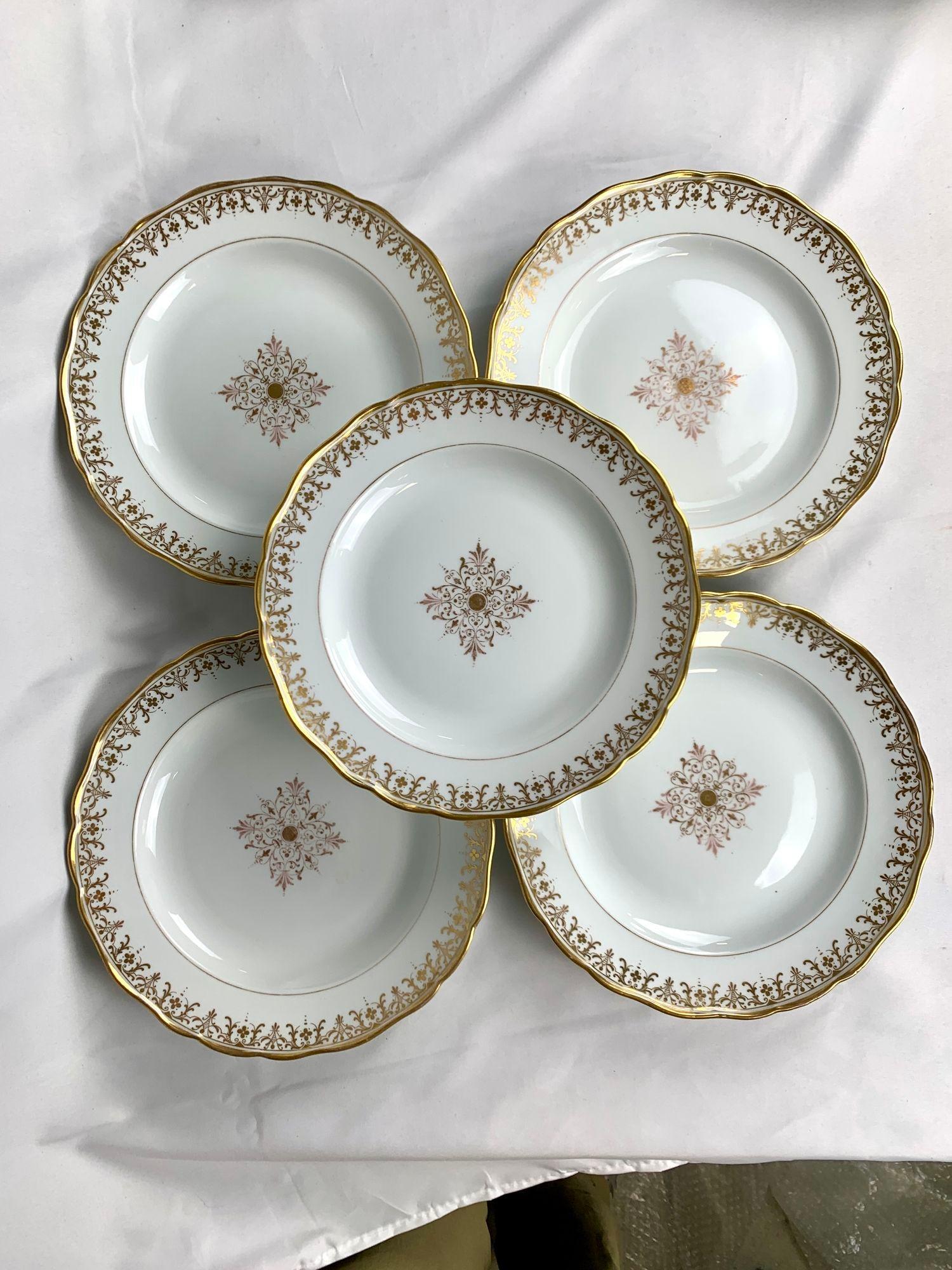 Nove piatti antichi di Meissen Porcelain Germania Circa 1840 5