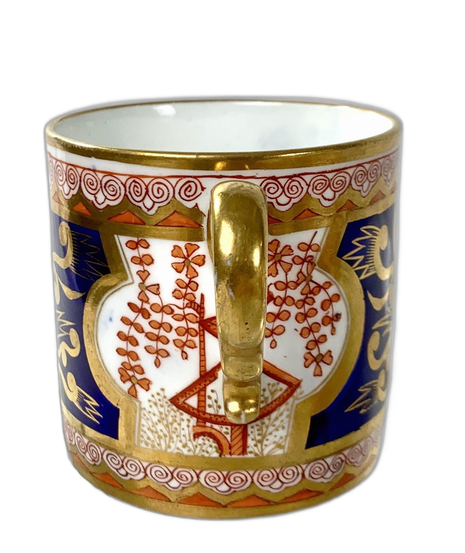 Dipinto a mano Antico set di 9 tazze da caffè Spode Dollar Pattern, Porcellana inglese Circa 1820 in vendita