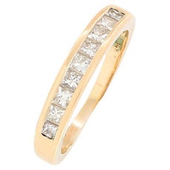 Ring aus 14 Karat Gelbgold mit neun Diamanten, Größe 6