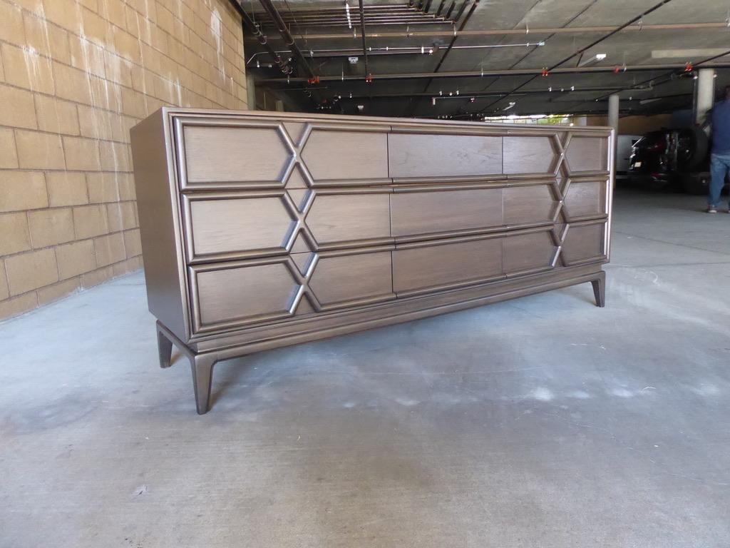 Mid-Century Modern Nine Drawer Chest by American of Martinsville, circa 1950s For Sale
