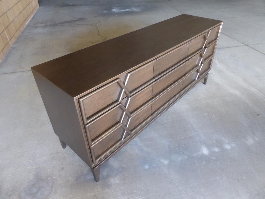 Mid-20th Century Nine Drawer Chest by American of Martinsville, circa 1950s For Sale