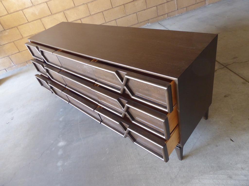 Nine Drawer Chest by American of Martinsville, circa 1950s For Sale 2