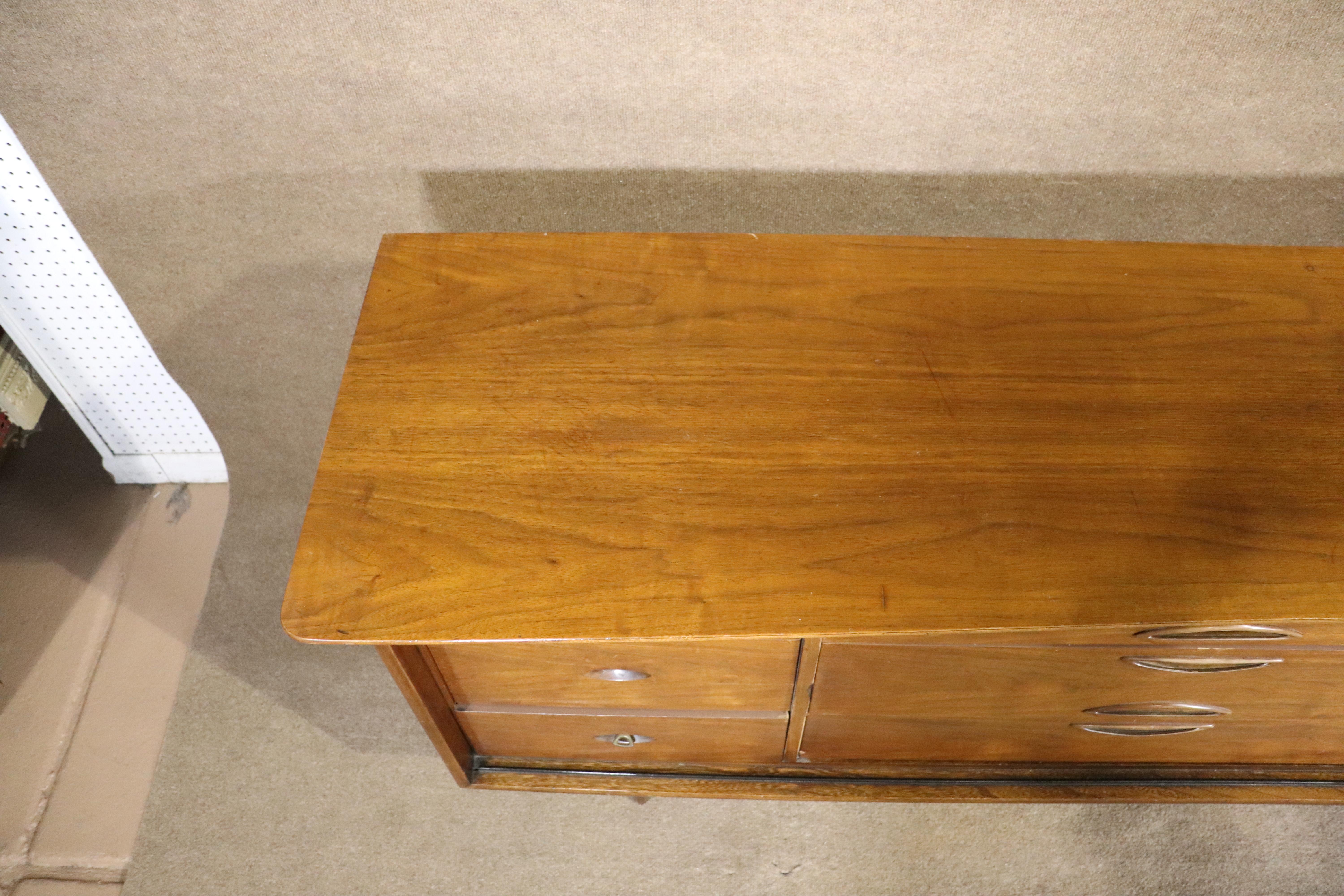 Nine Drawer Kent Coffey Dresser For Sale 3