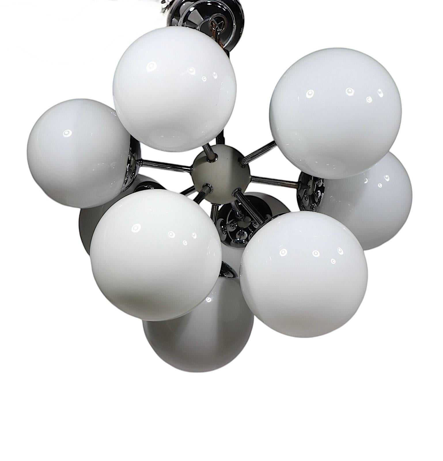 Lustre Sputnik à neuf lumières en chrome de Lightolier, c. 1970 en vente 3