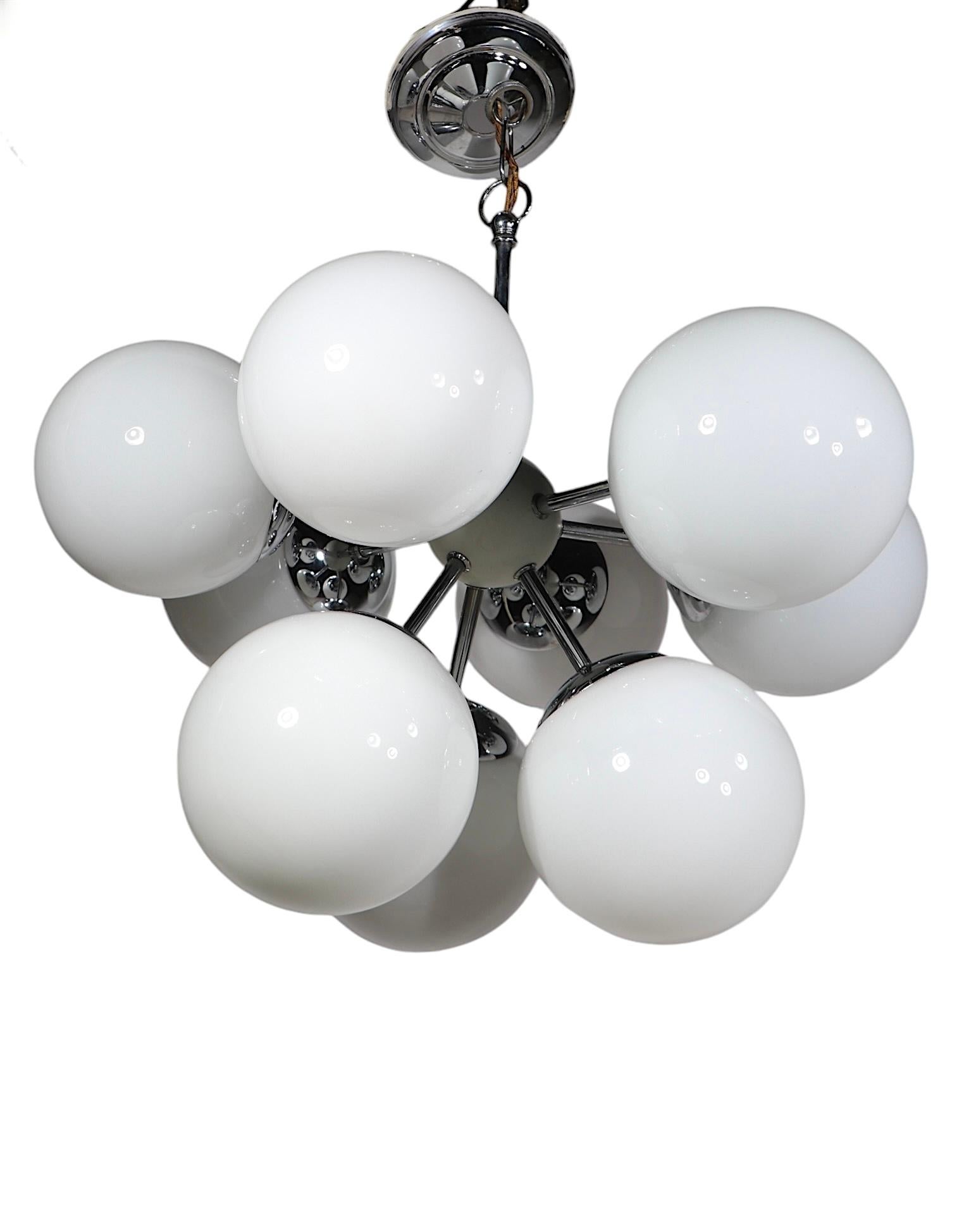 Lustre Sputnik à neuf lumières en chrome de Lightolier, c. 1970 en vente 7