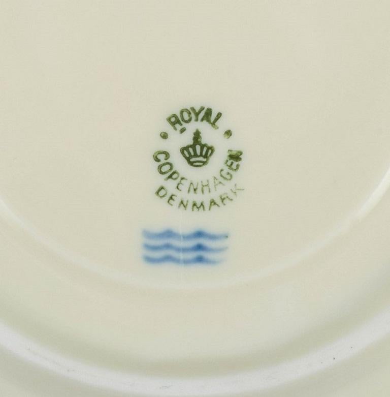 Neun cremefarbene Royal Copenhagen-Bouillon-Tasse mit Untertassen (Porzellan) im Angebot