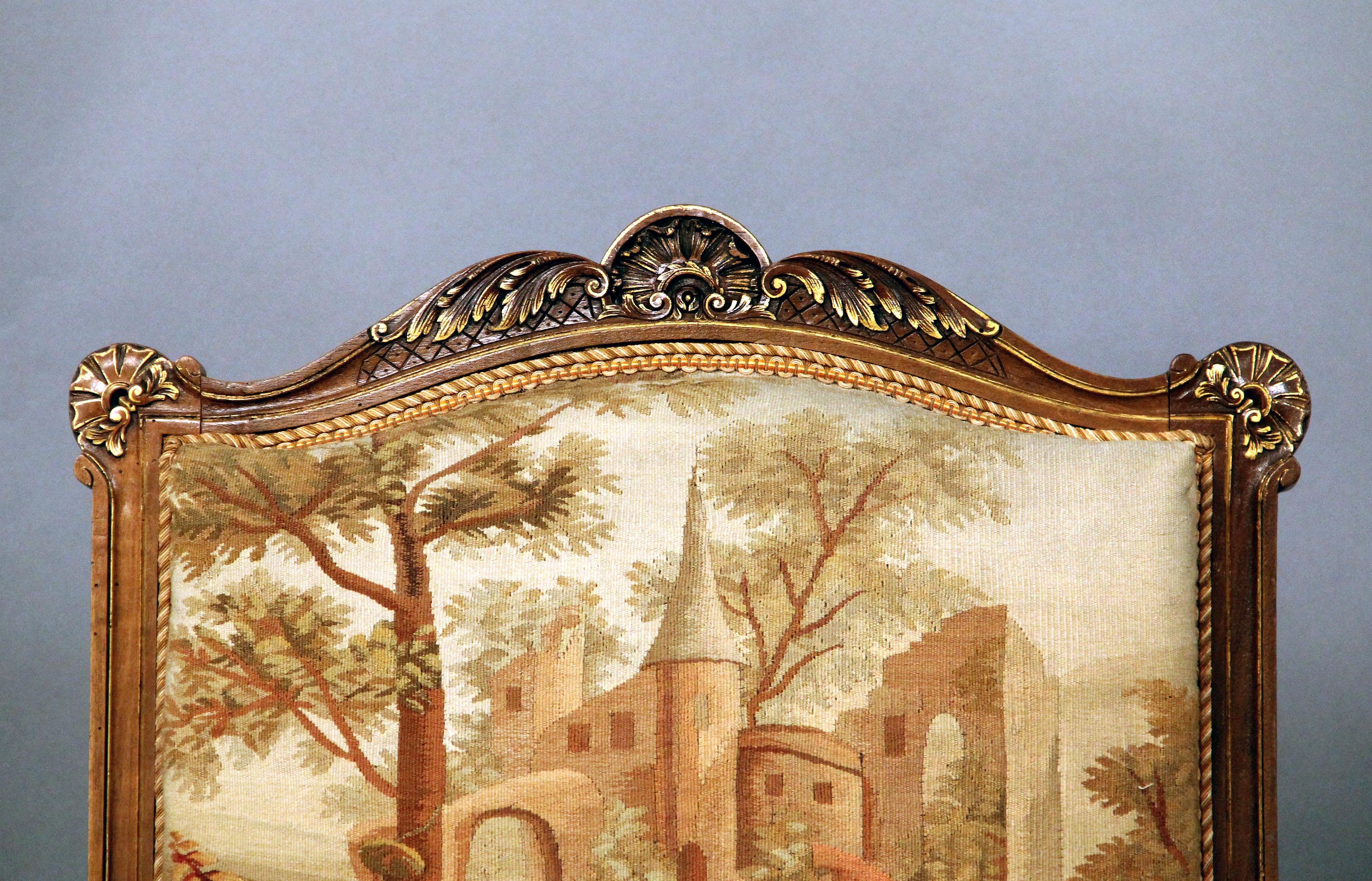 Ensemble de 9 pièces de salon en tapisserie d'Aubusson du XIXe siècle, entièrement doré et sculpté en vente 4