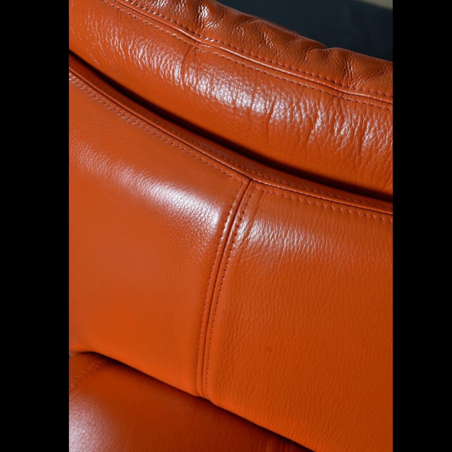 20th Century Nineteen-Laties Pedestal Base Orange Leather Swivel Pod Chairs by Jaymar