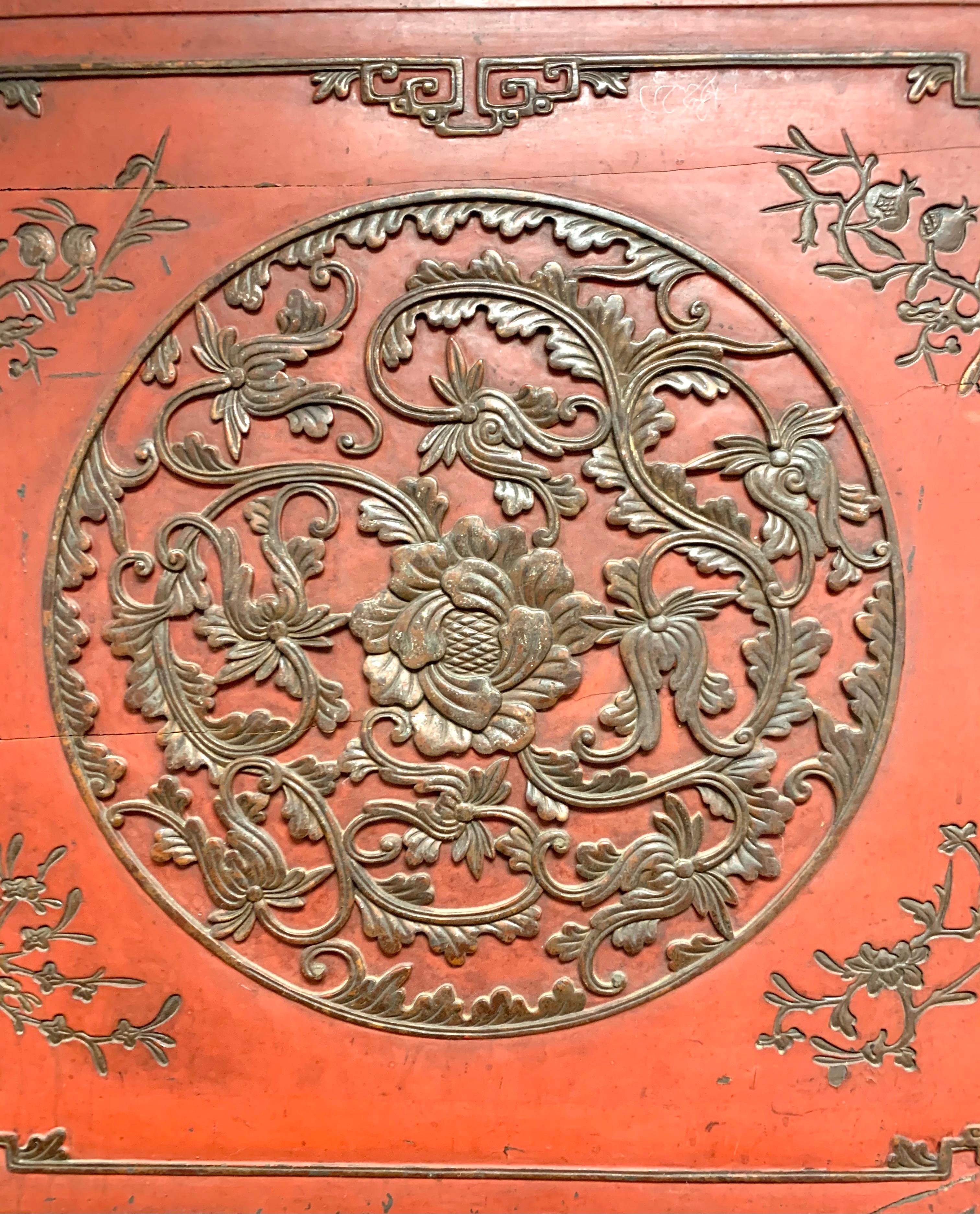 Nineteenth Century Chinese Antique Carved Wall Sculpture Plaque Relief Screen In Good Condition In West Hartford, CT