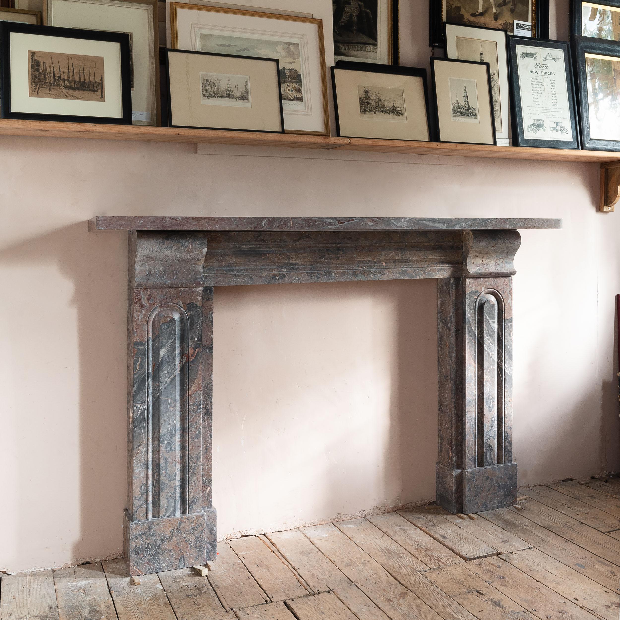 Chimenea de piedra caliza devónica del siglo XIX Victoriano temprano en venta