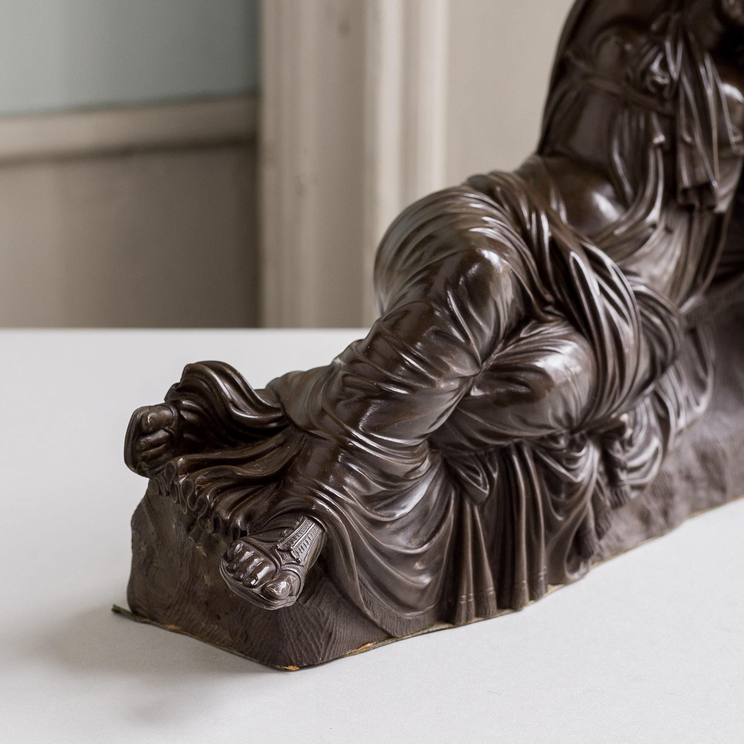 Bronze français du XIXe siècle représentant l'Ariane endormie en vente 5