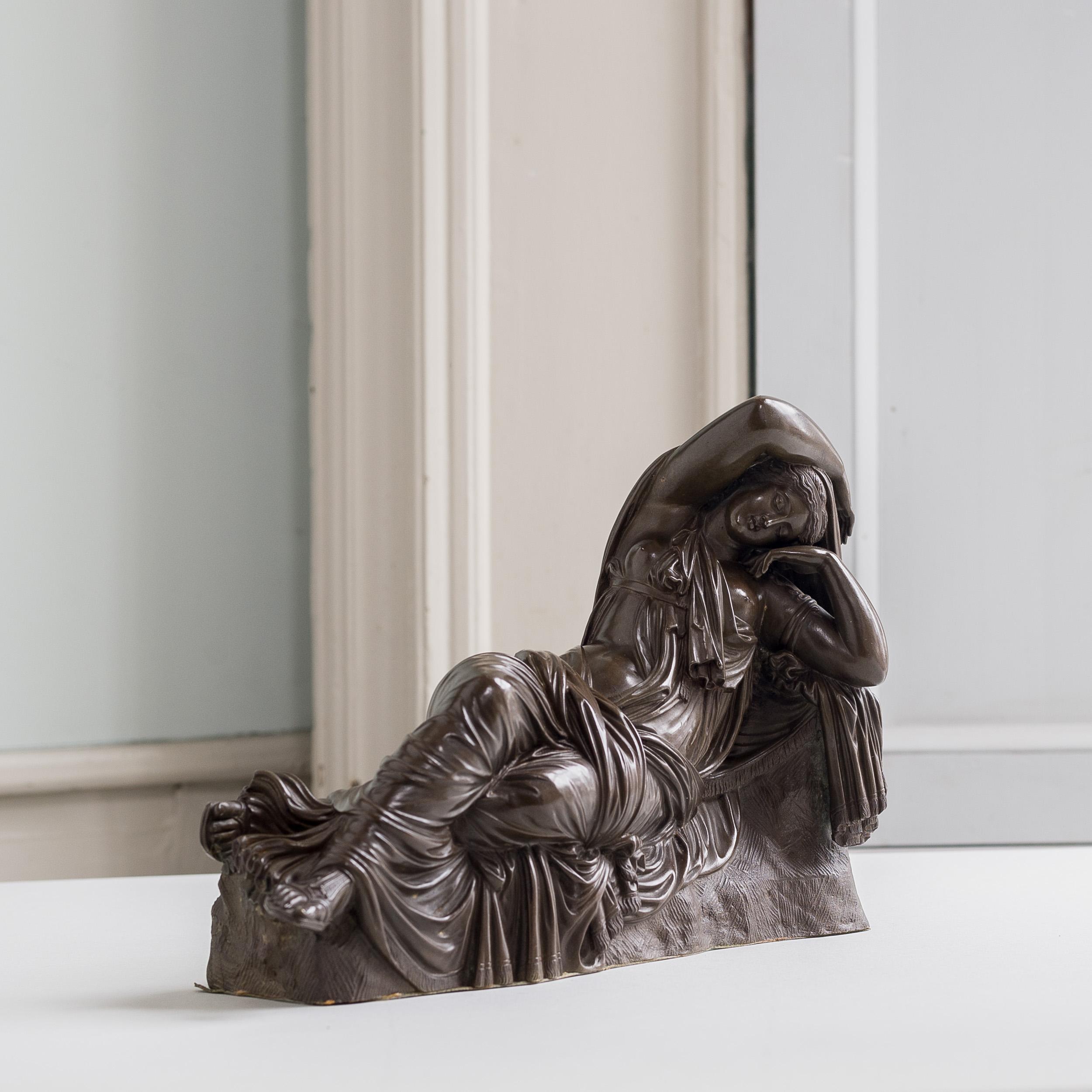 Bronze français du XIXe siècle représentant l'Ariane endormie en vente 1
