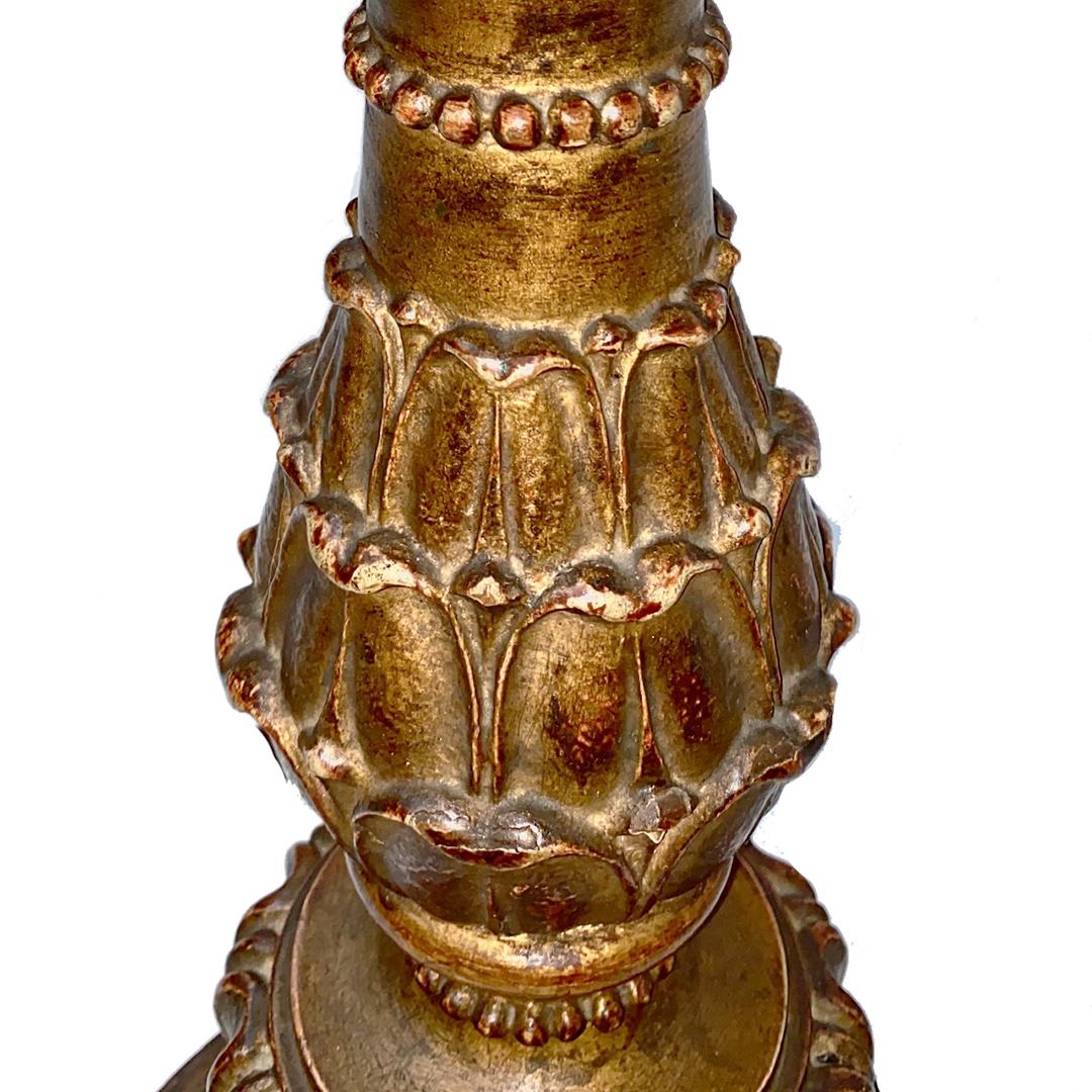 Doré lampe en bois doré du 19ème siècle en vente