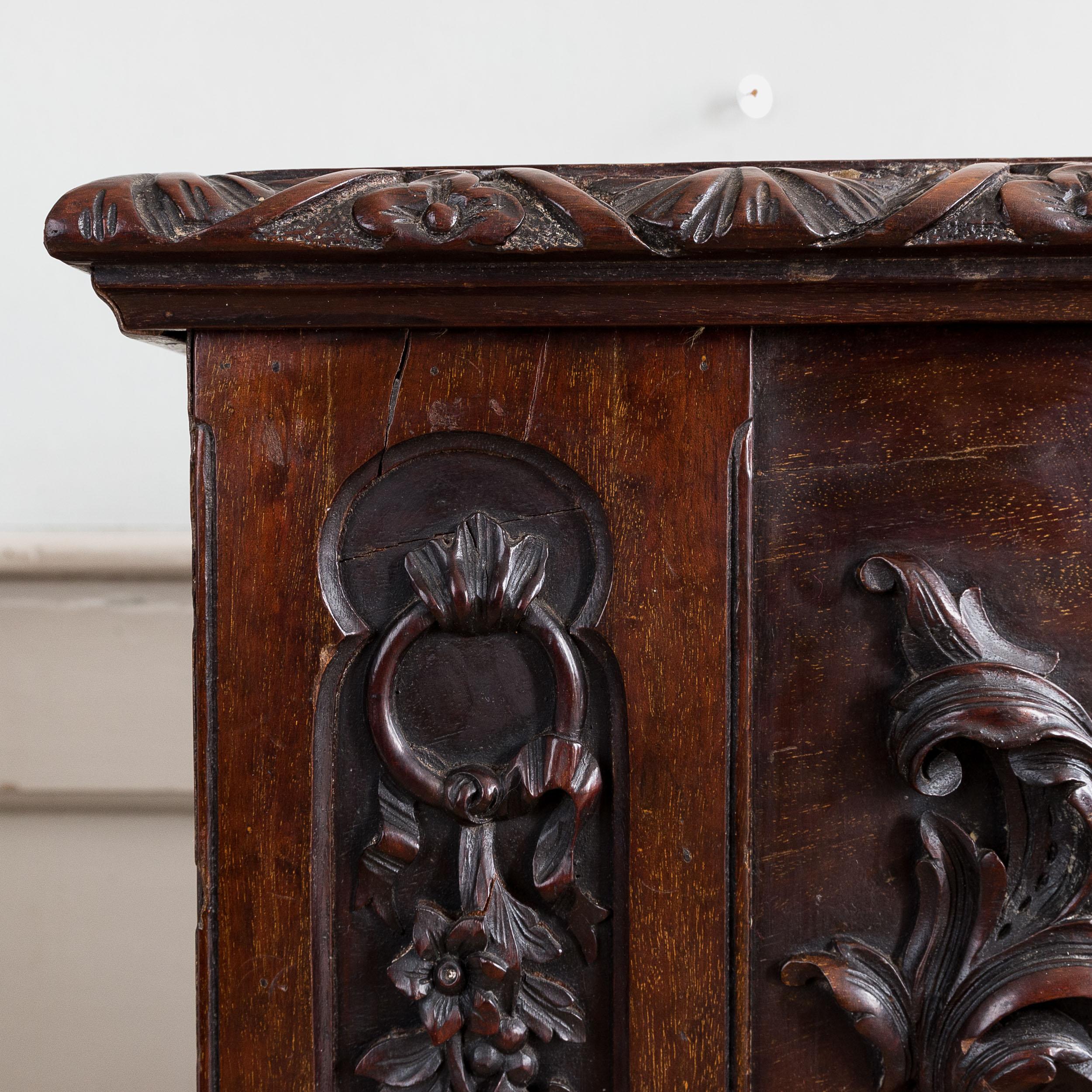 Cassapanca Chippendale in mogano irlandese del XIX secolo in vendita 12