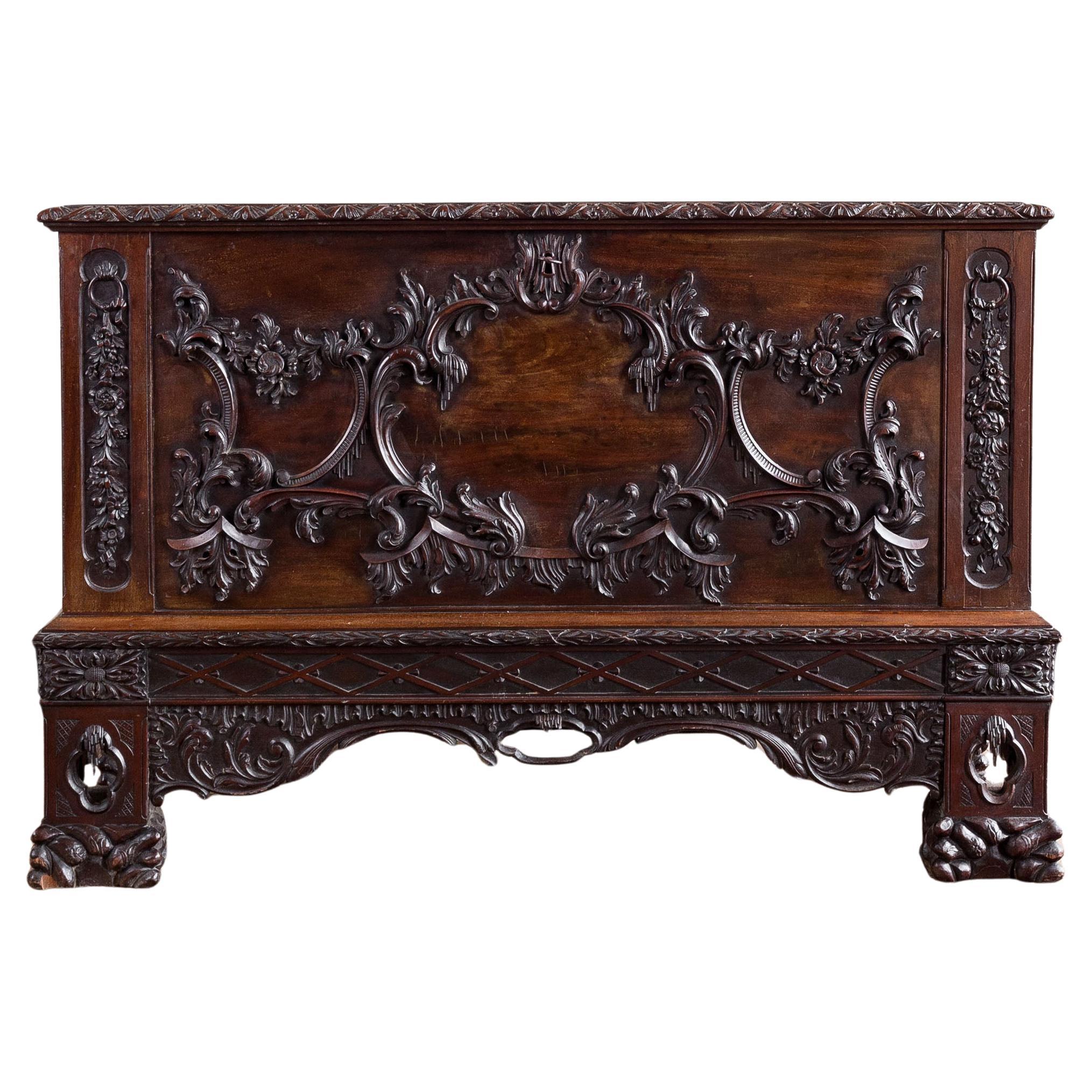 Cassapanca Chippendale in mogano irlandese del XIX secolo