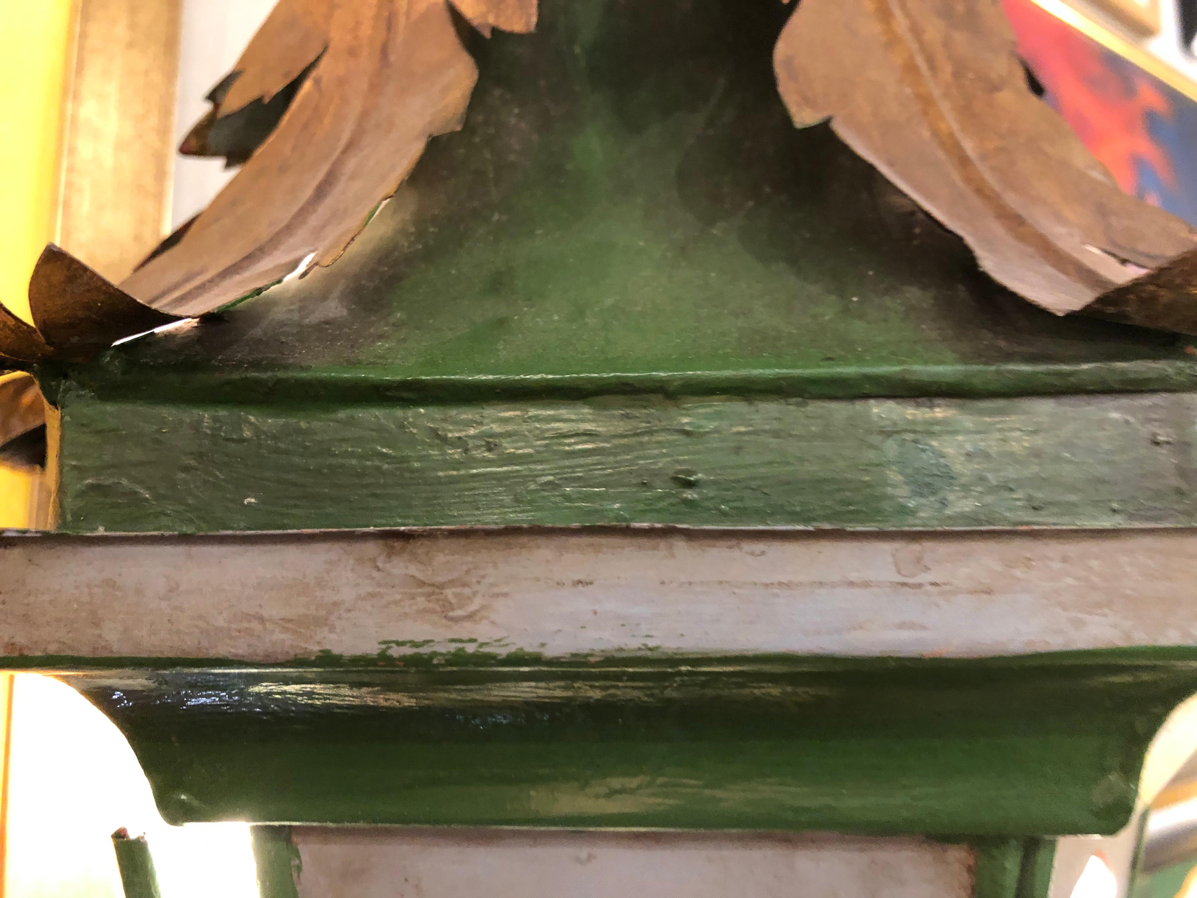 Lampadario in ferro e tole del XIX secolo In condizioni buone in vendita a Winnetka, IL