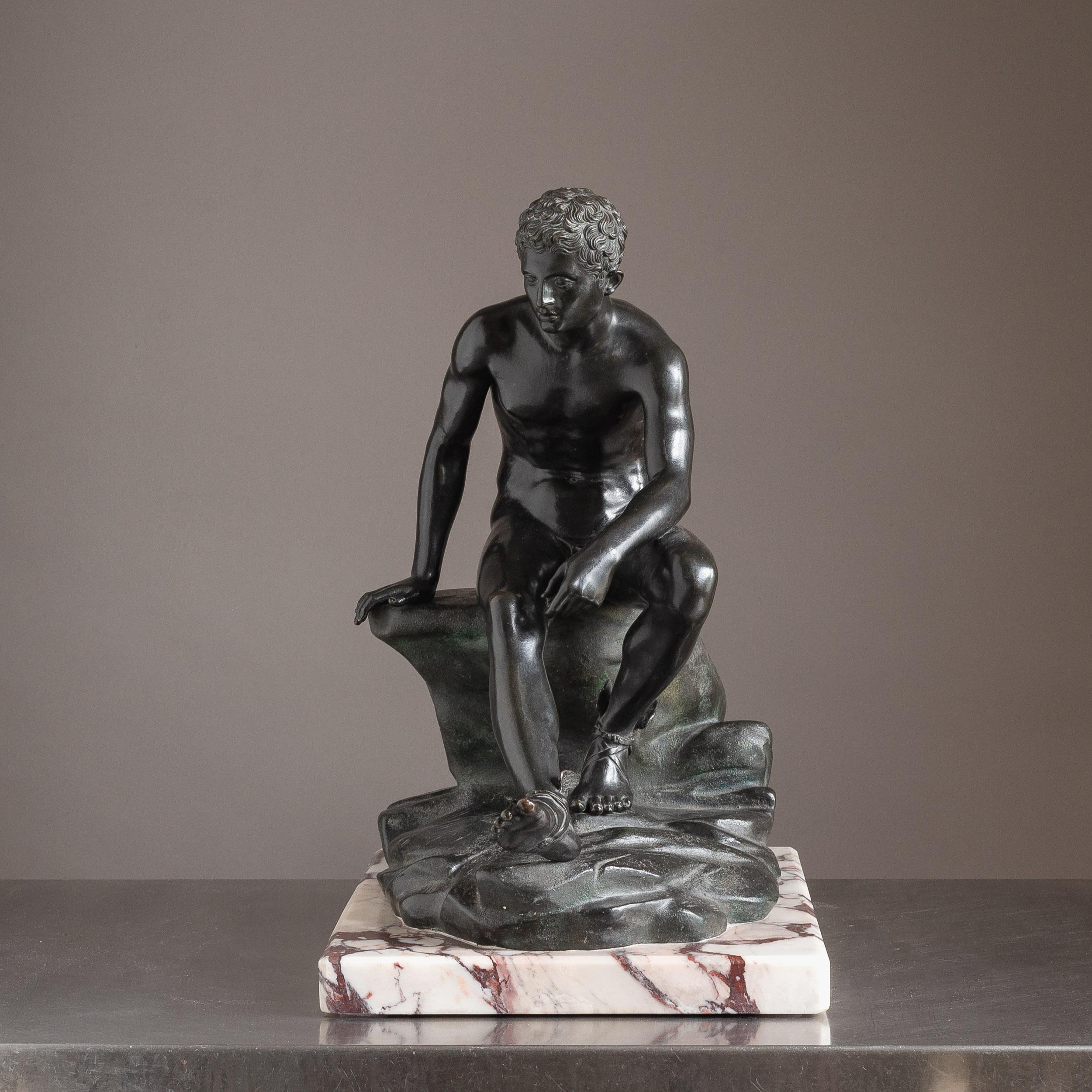 Bronzo italiano del XIX secolo raffigurante Ermes seduto in vendita 7