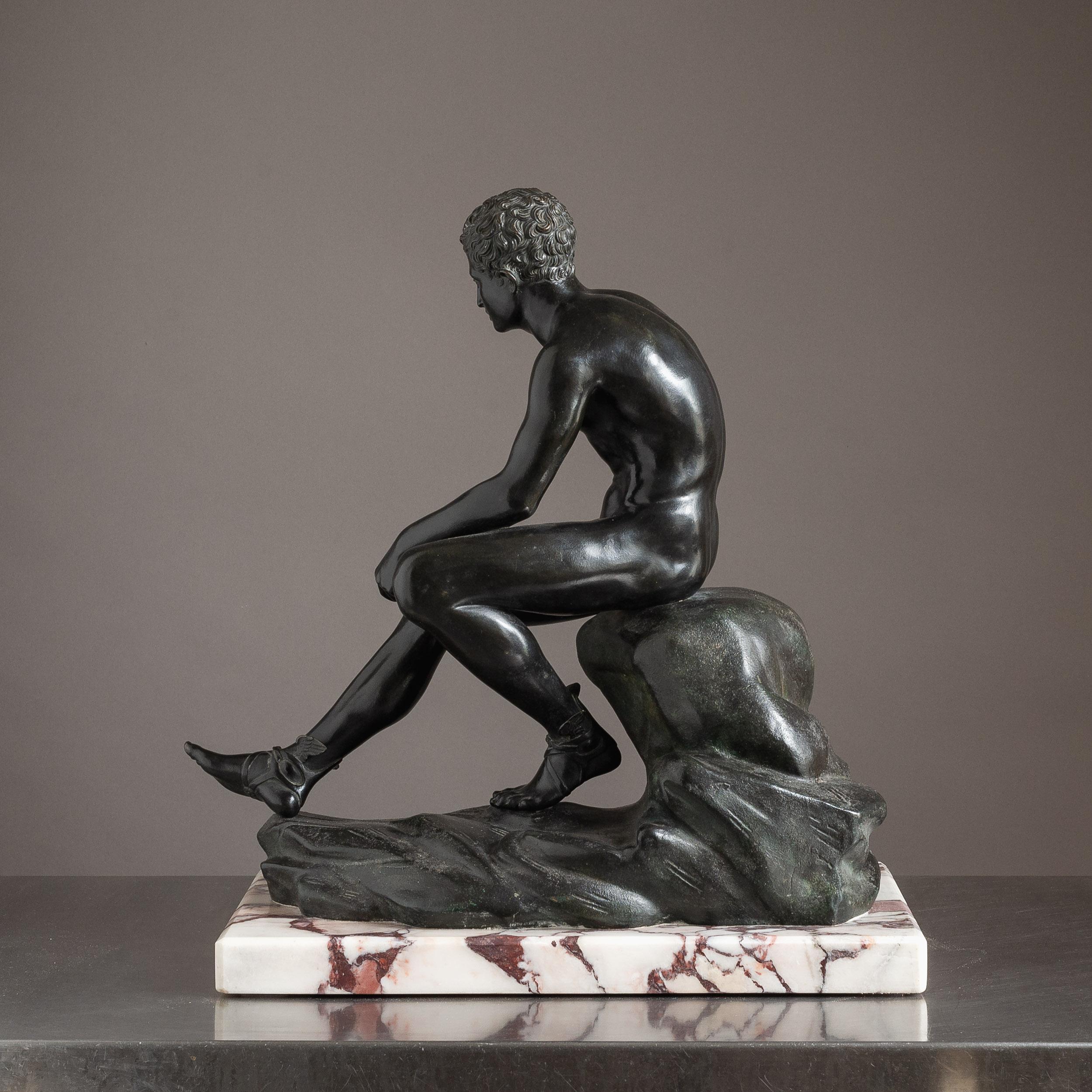 Bronzo italiano del XIX secolo raffigurante Ermes seduto in vendita 9