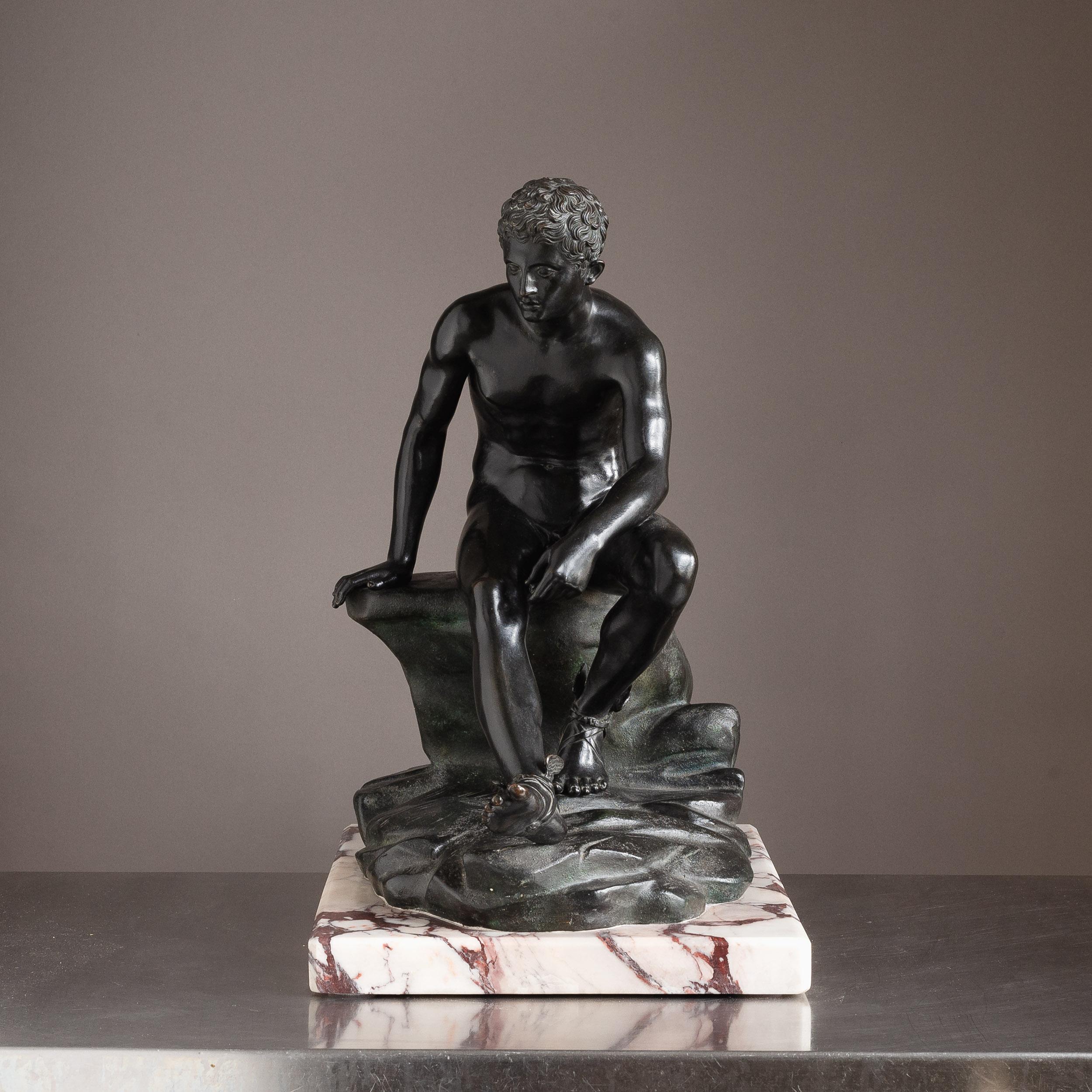 Bronzo italiano del XIX secolo raffigurante Ermes seduto in vendita 4