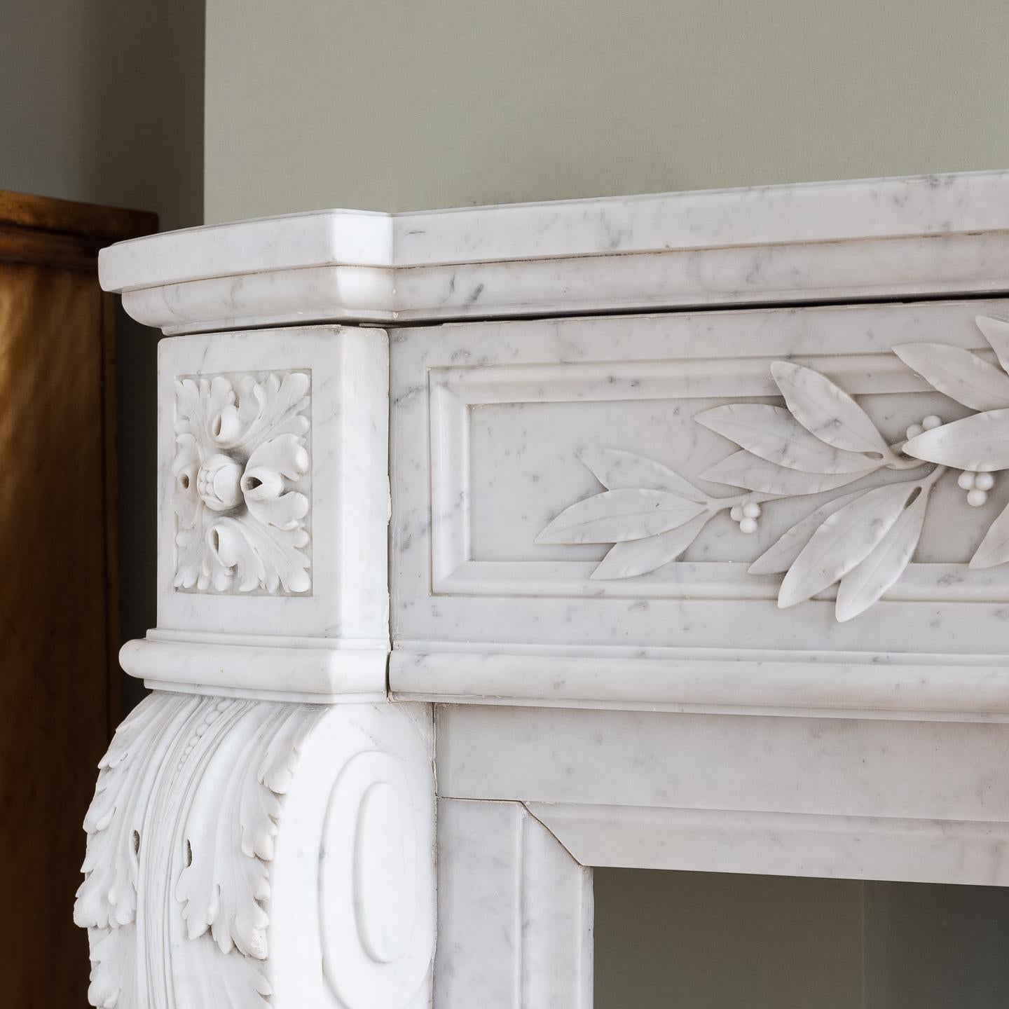 Nineteenth Century Louis XVI Style Carrara Marble Fireplace In Good Condition In London, GB