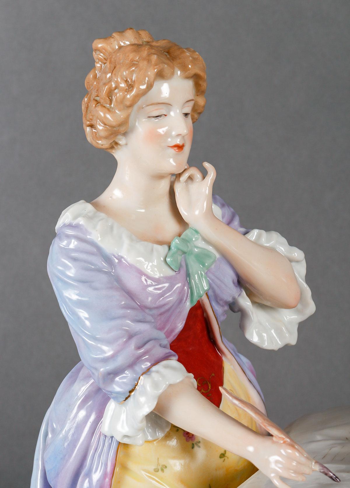 Nineteenth-Century Porcelain Sculpture, Elegant Woman at her Writing Table For Sale 5