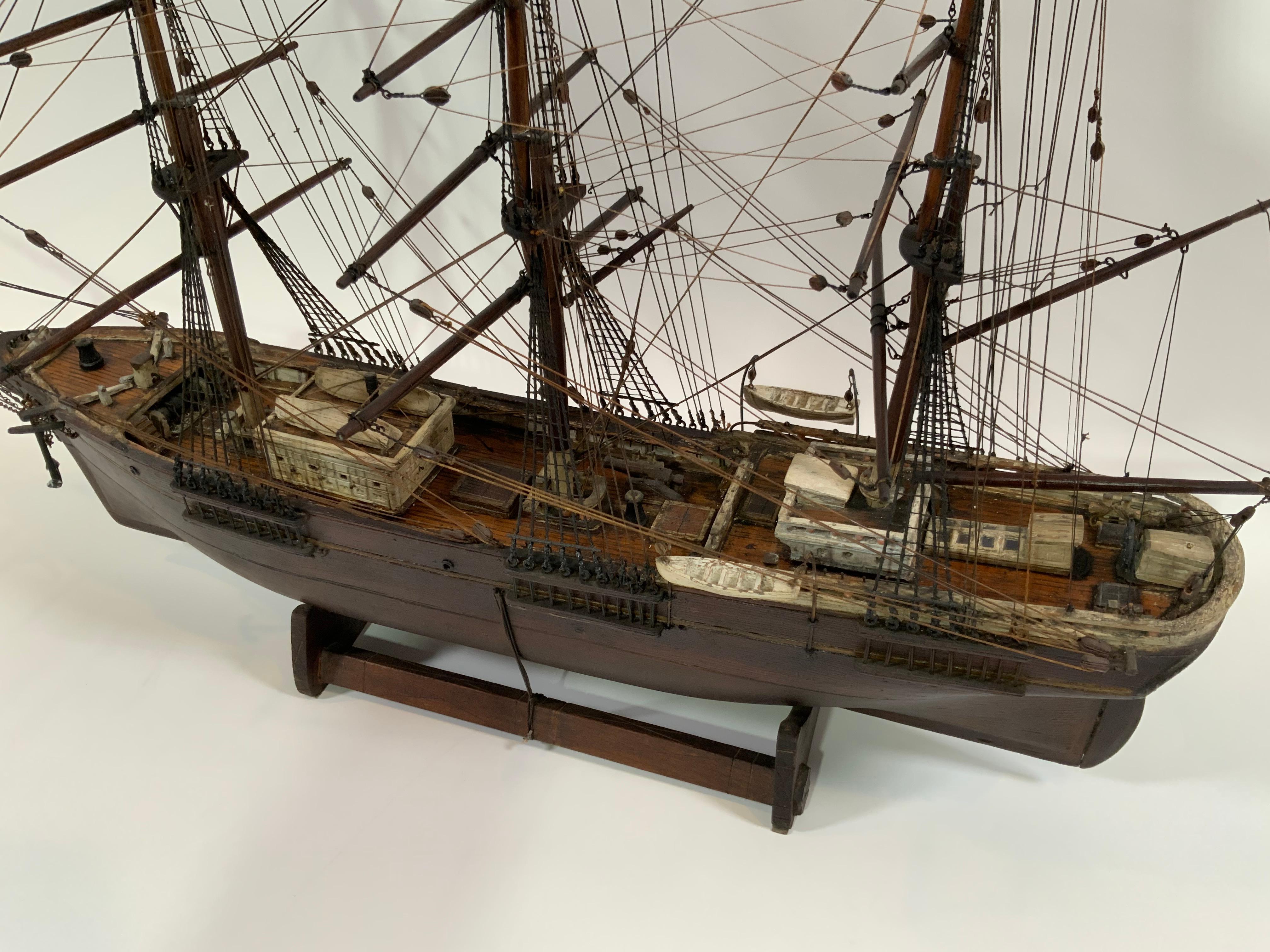 Schiffsmodell aus dem neunzehnten Jahrhundert in Originalfarbe im Angebot 7