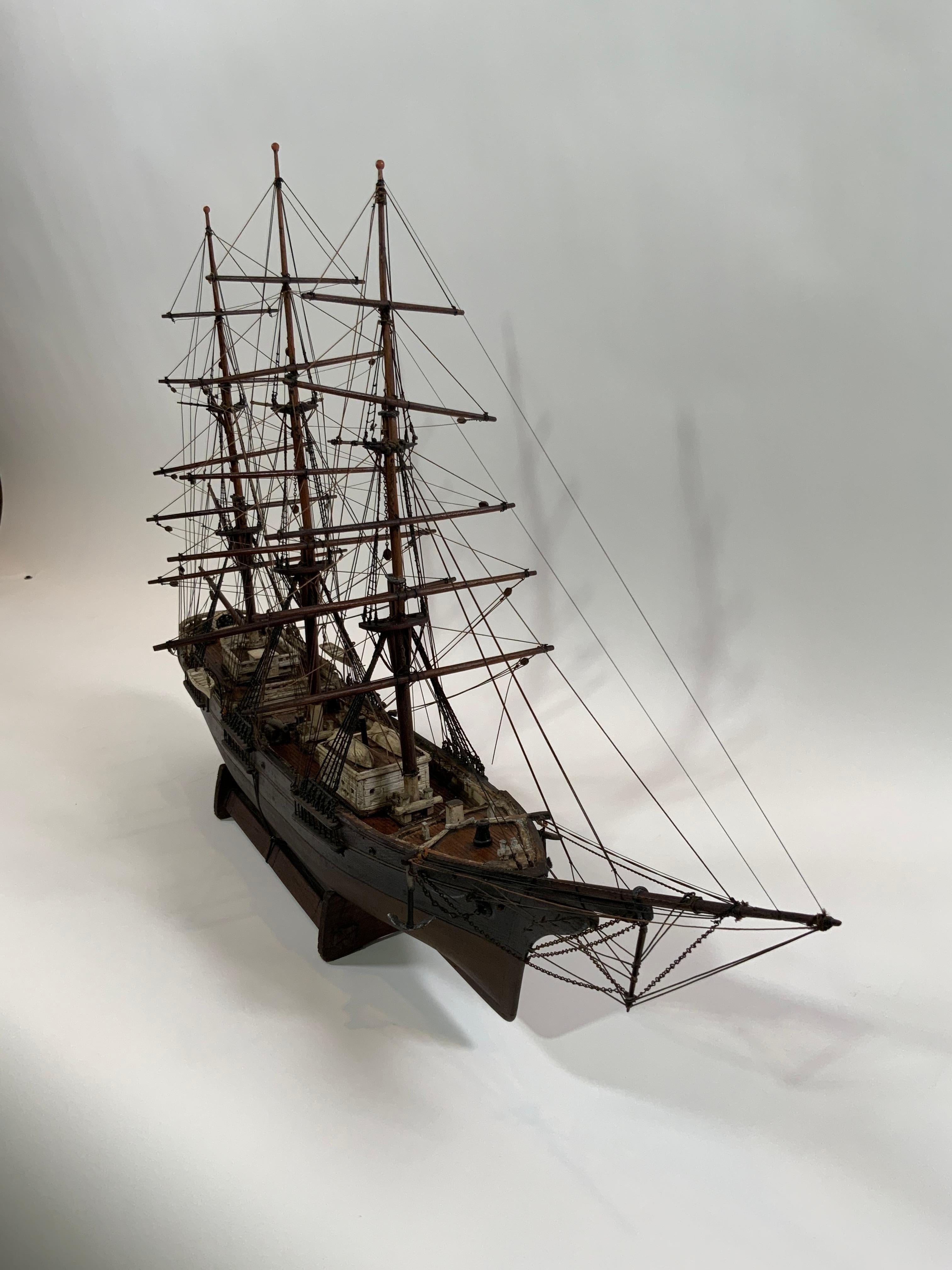 Schiffsmodell aus dem neunzehnten Jahrhundert in Originalfarbe im Angebot 1