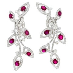 Orecchini a lampadario in rubino e diamanti Eleg degli anni Novanta