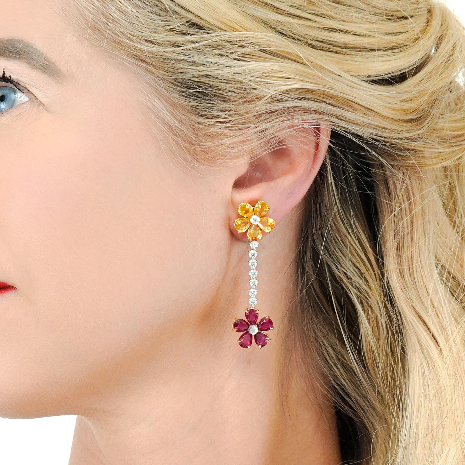 Orecchini italiani anni '90 con rubino, zaffiro e diamanti In condizioni ottime in vendita a Litchfield, CT