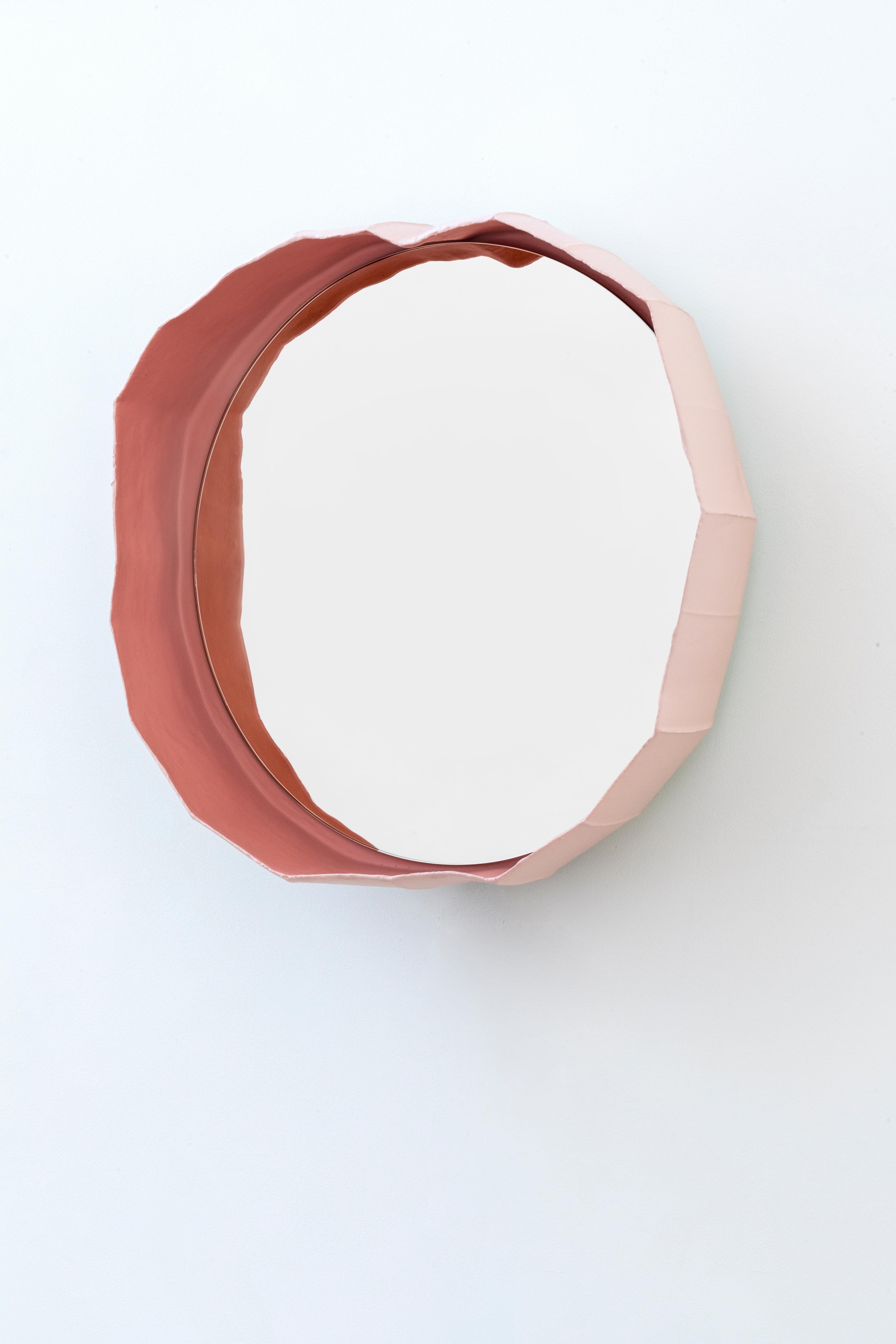 COLLECTION DE RÉFLEXION EN COLLABORATION AVEC PAOLA PARONETTO

Réflexions, un concept qui embrasse le double sens du mot, est le titre et le thème de la collaboration entre Paola Paronetto et Giovanni Botticelli. Cette nouvelle collection est le