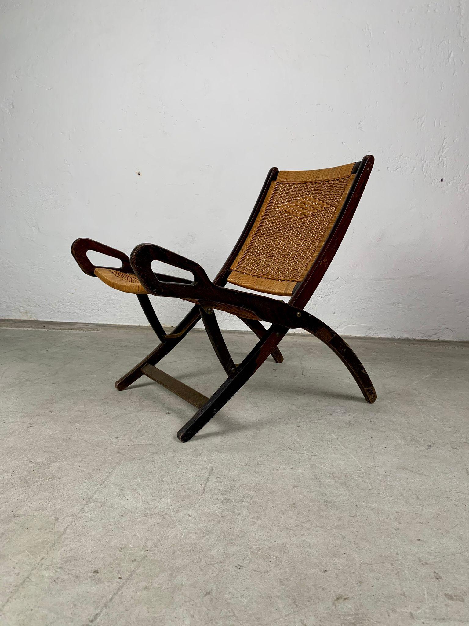 Mid-20th Century Ninfea armchair with wooden frame and woven straw by Gio Ponti for Reguitti.