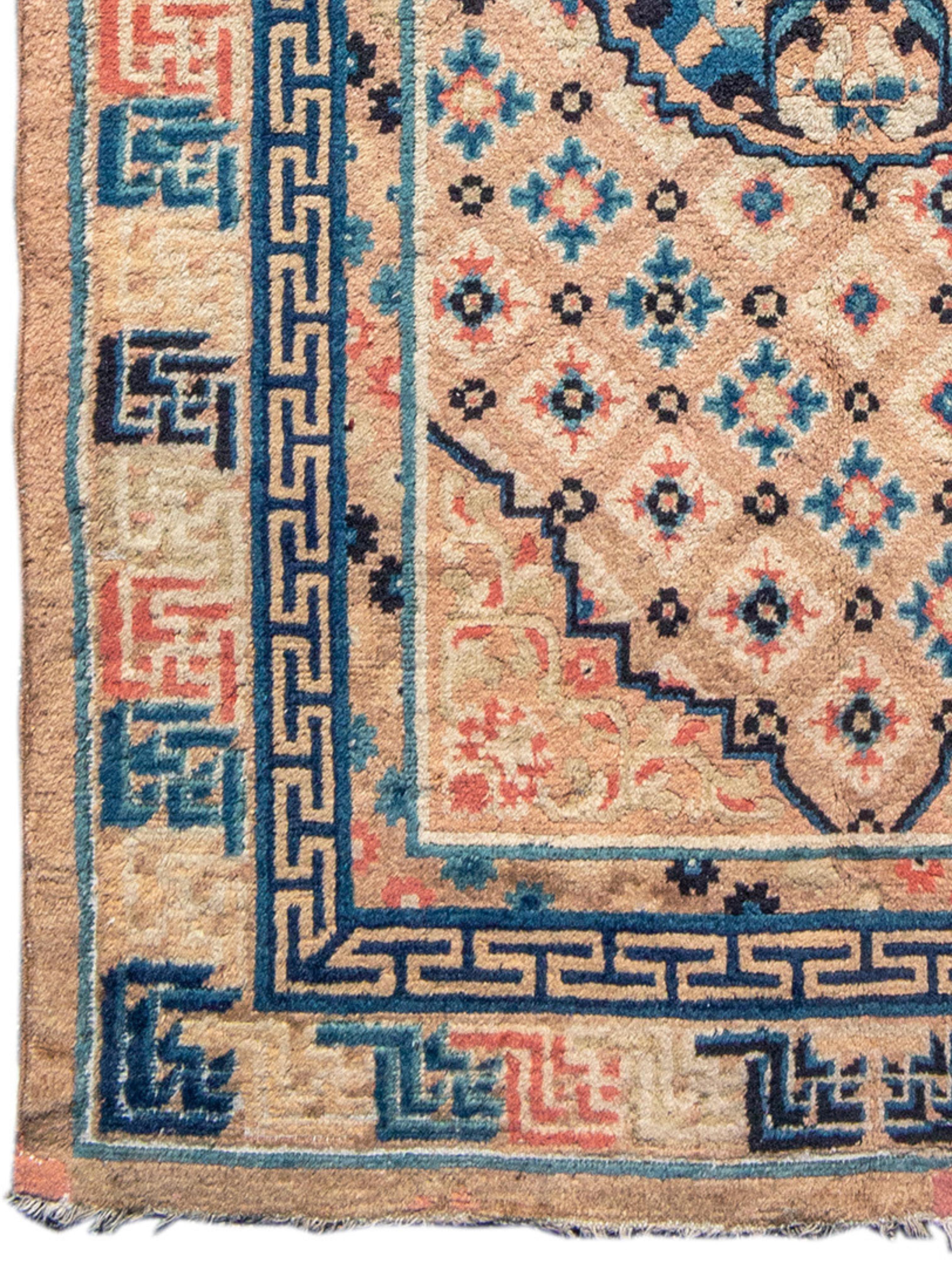 Noué à la main Tapis de Ningxia, milieu du XIXe siècle en vente