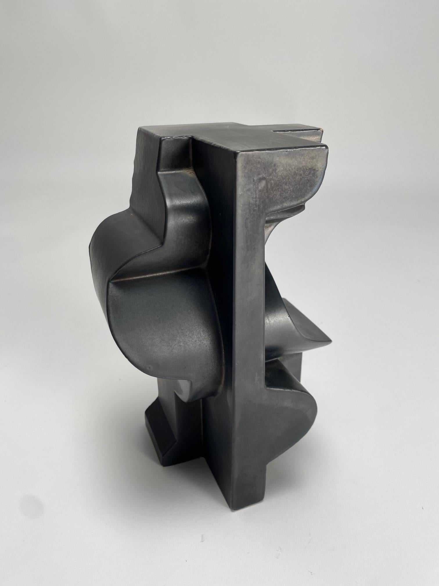 Vernissé Sculpture abstraite en céramique émaillée de Nino Caruso, Italie, 1974 en vente