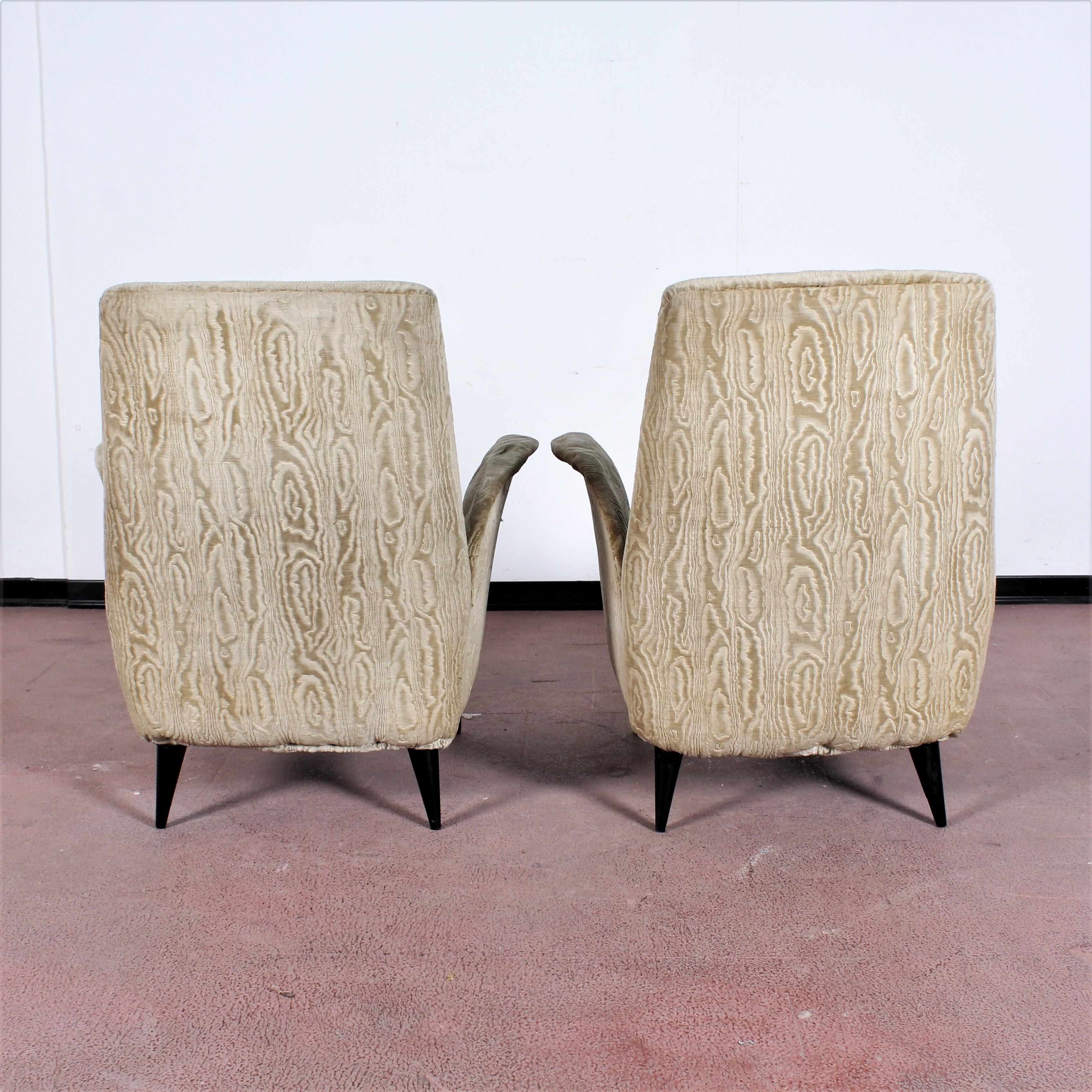 Italian Nino Zoncada Midcentury Wood and Beige Velvet Pair of Armchairs, Italy, 1950s