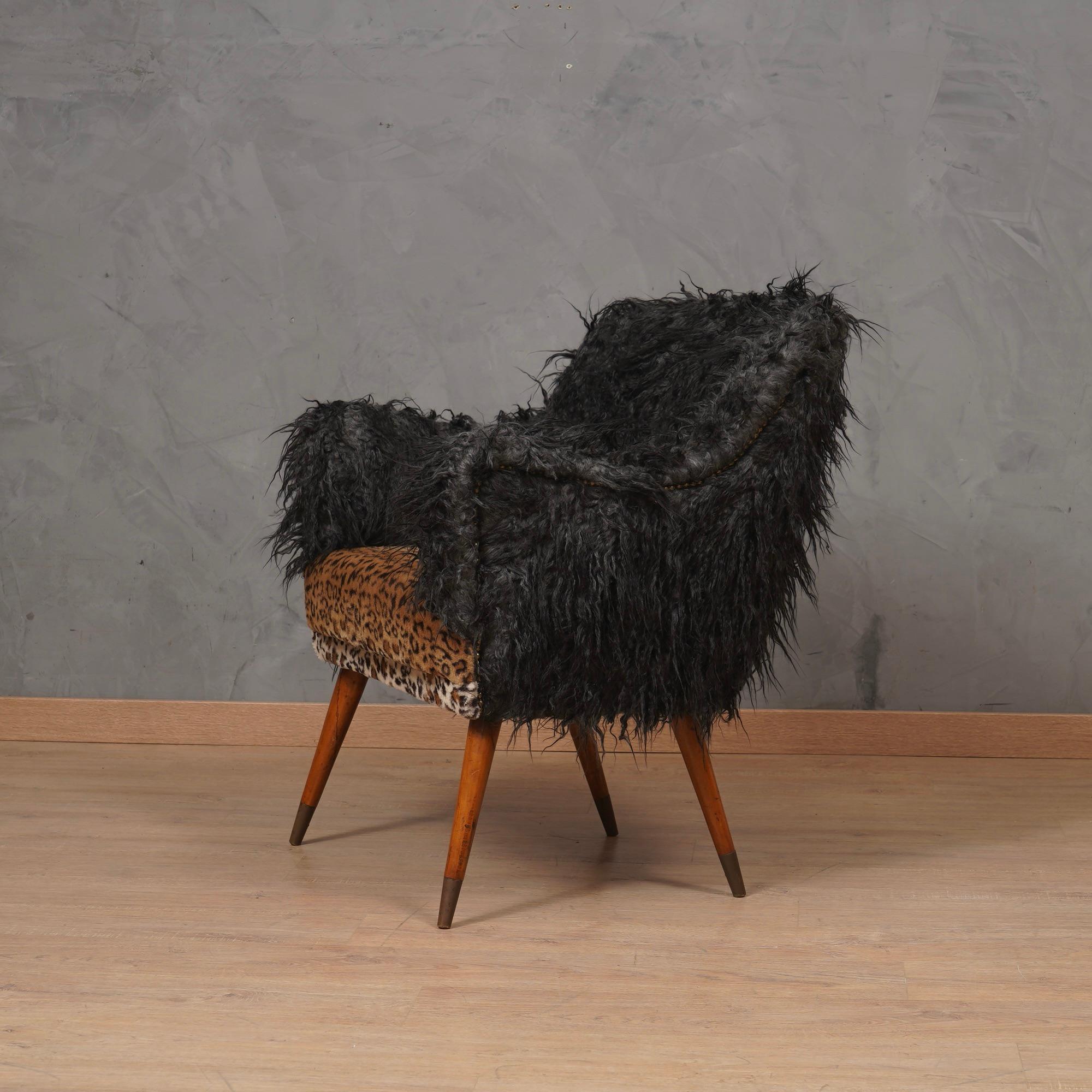 Italian Nino Zoncada Prod. Cassina Fabric Wood and Brass Mid-Century Arm Chair, 1960 For Sale