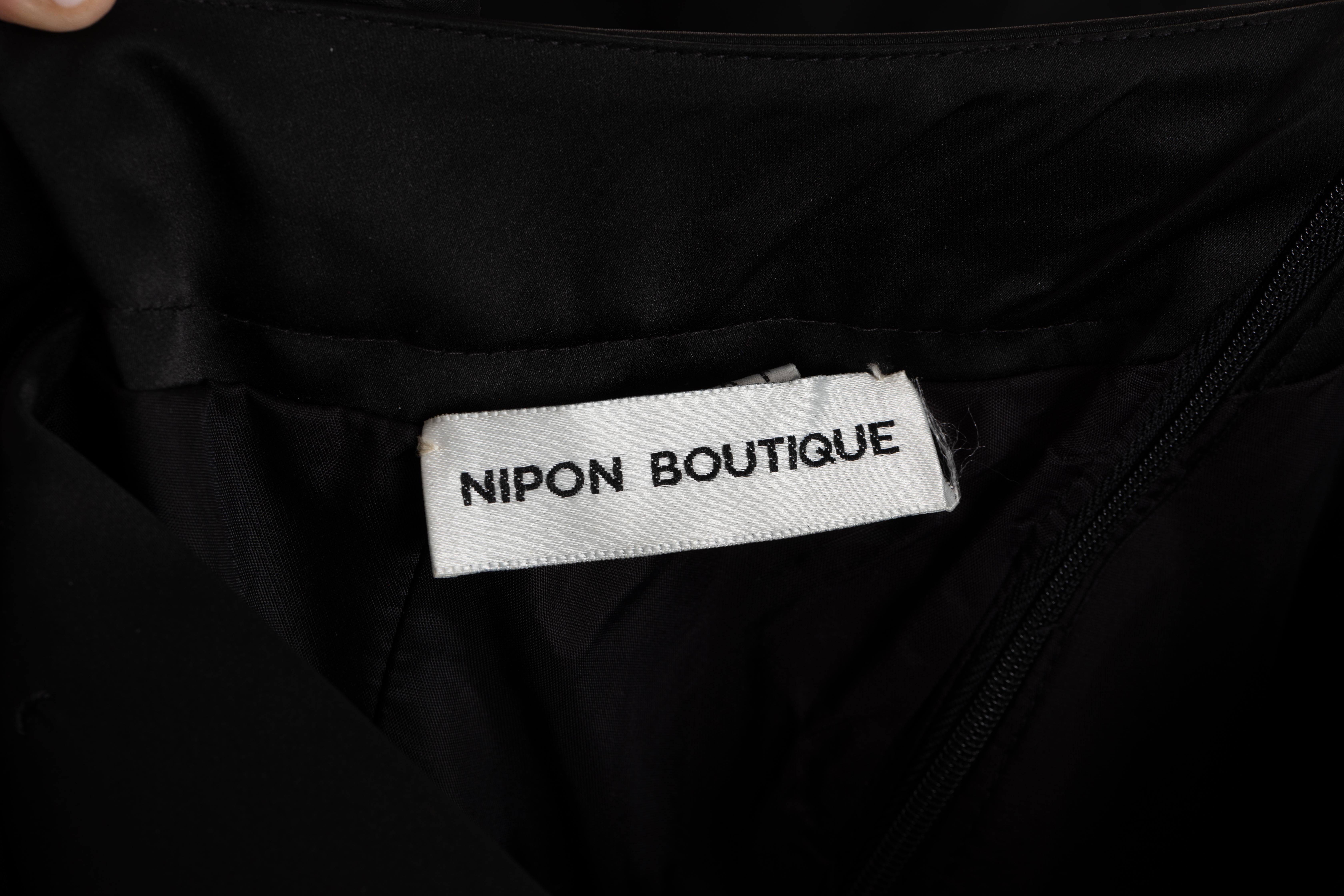 Nipon Boutique Black Velvet Halter Dress with Satin Ribbon   Size US 6 For Sale 4