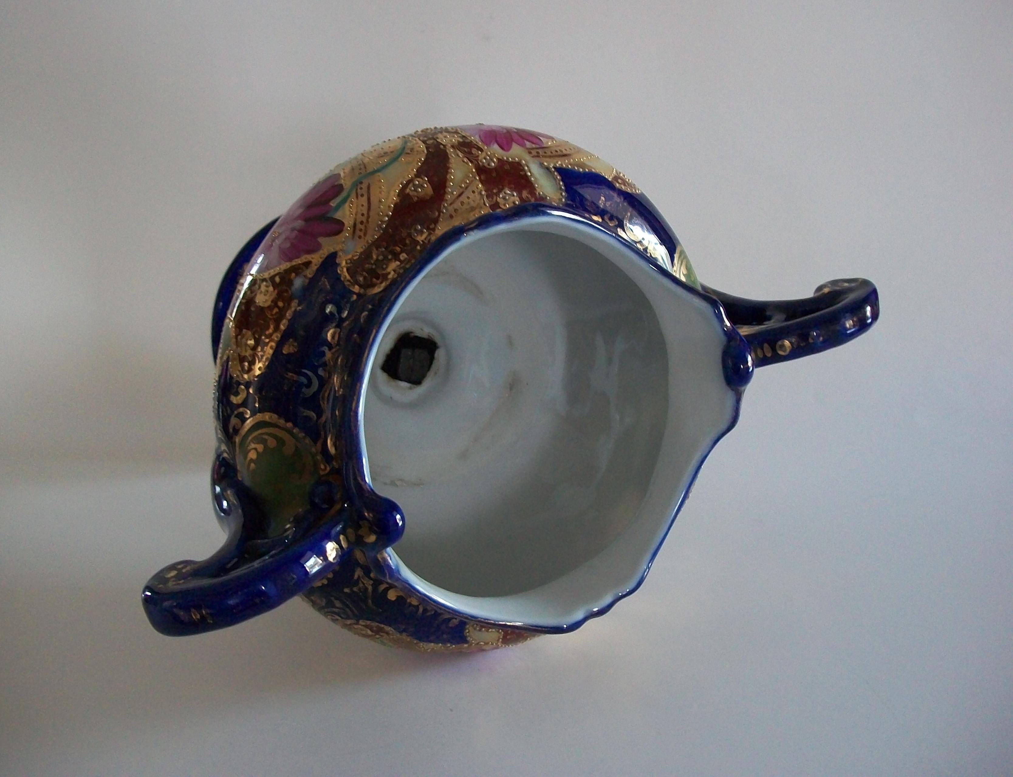 NIPPON - Art Nouveau Hand Painted & Gilded Ceramic Planter / Vase - Circa 1920 For Sale 5