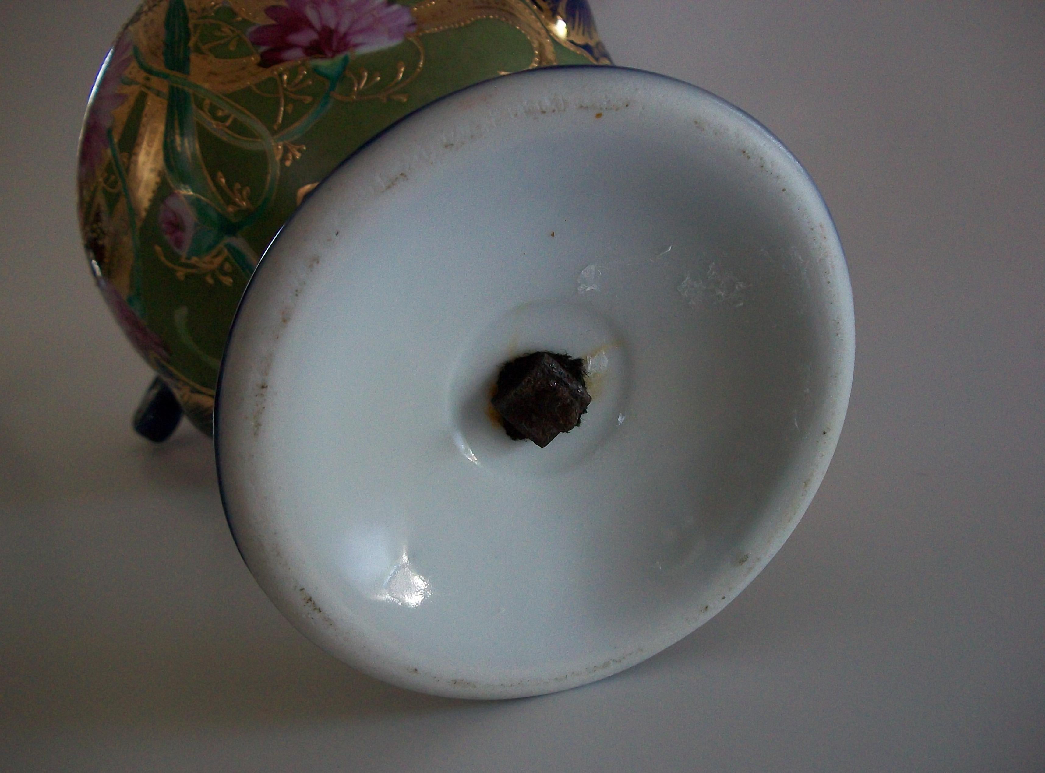 NIPPON - Art Nouveau Hand Painted & Gilded Ceramic Planter / Vase - Circa 1920 For Sale 8
