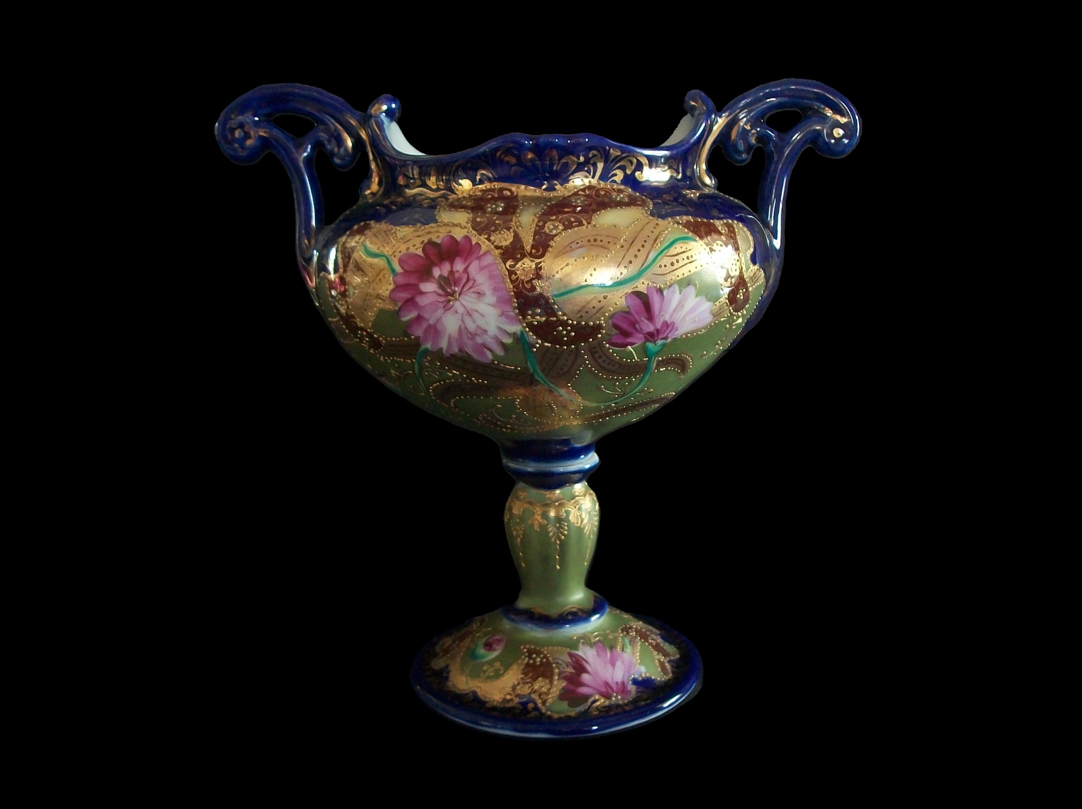 NIPPON - Art Nouveau Hand Painted & Gilded Ceramic Planter / Vase - Circa 1920 For Sale 10