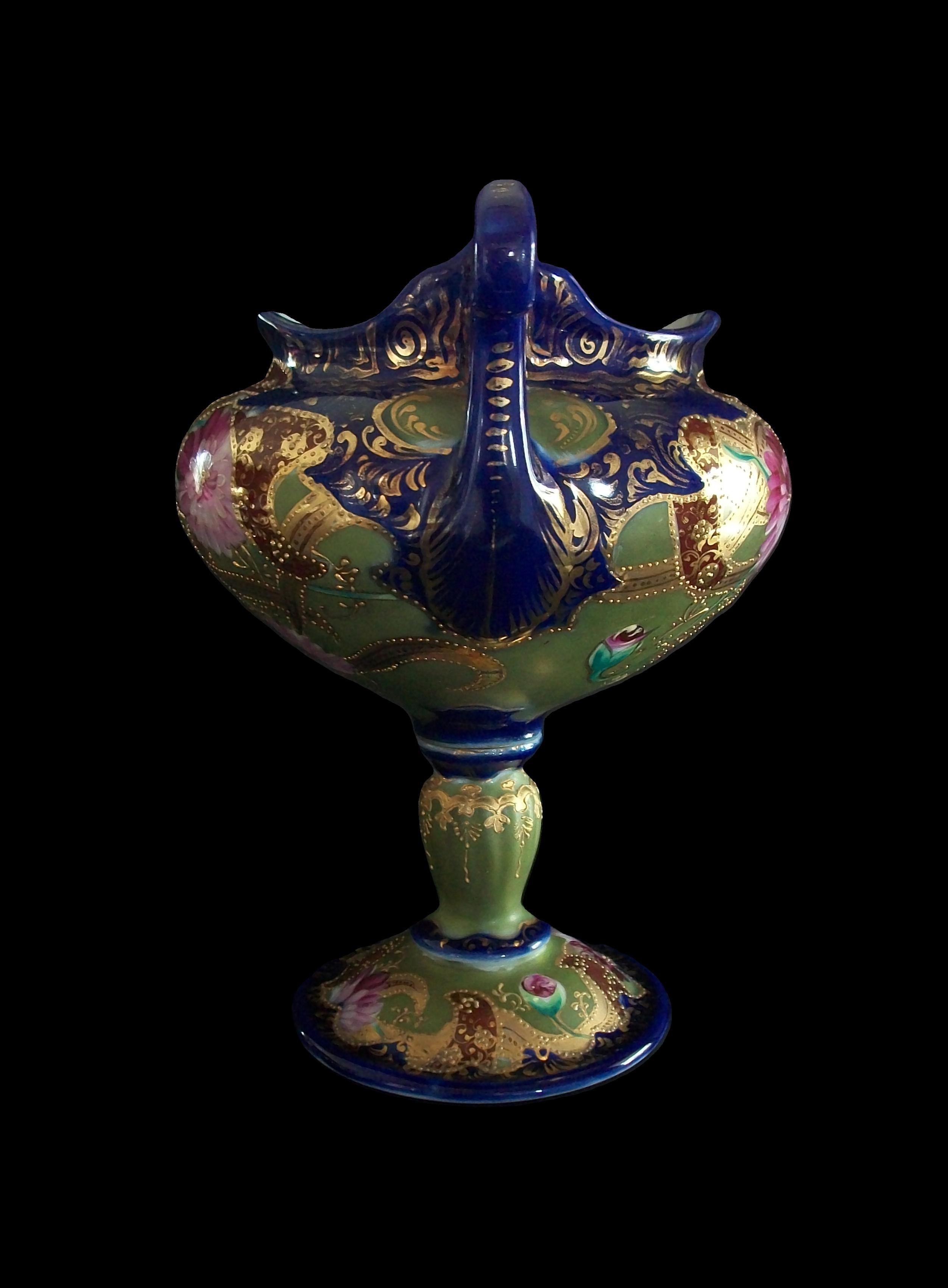NIPPON - Art Nouveau Hand Painted & Gilded Ceramic Planter / Vase - Circa 1920 For Sale 12