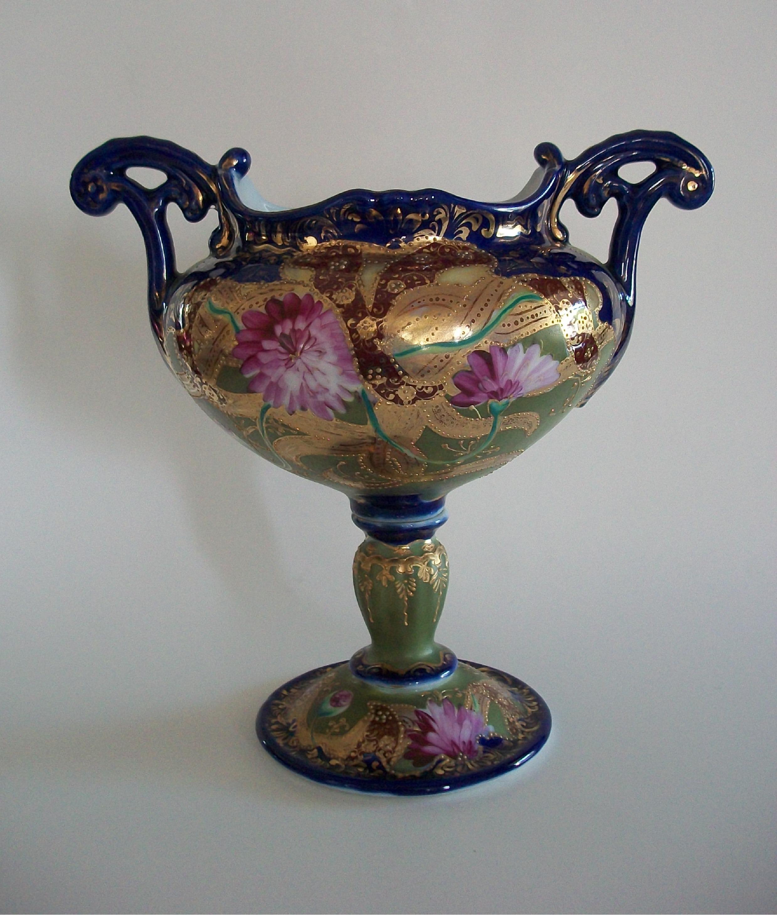 Japanese NIPPON - Art Nouveau Hand Painted & Gilded Ceramic Planter / Vase - Circa 1920 For Sale