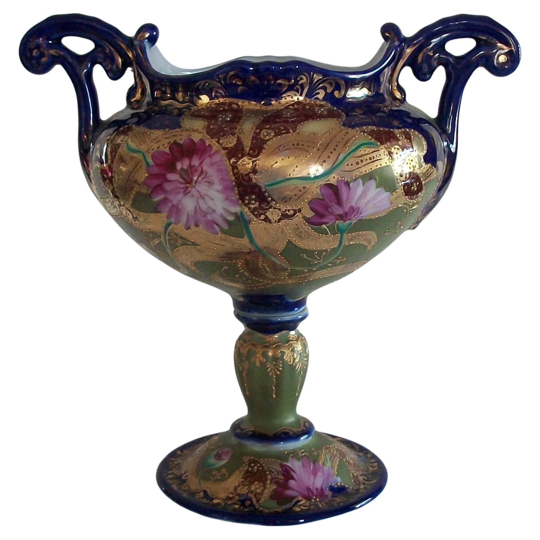 NIPPON - Art Nouveau Hand Painted & Gilded Ceramic Planter / Vase - Circa 1920 For Sale