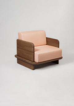 Sillón Nira de madera maciza de roble, de Pendhapa